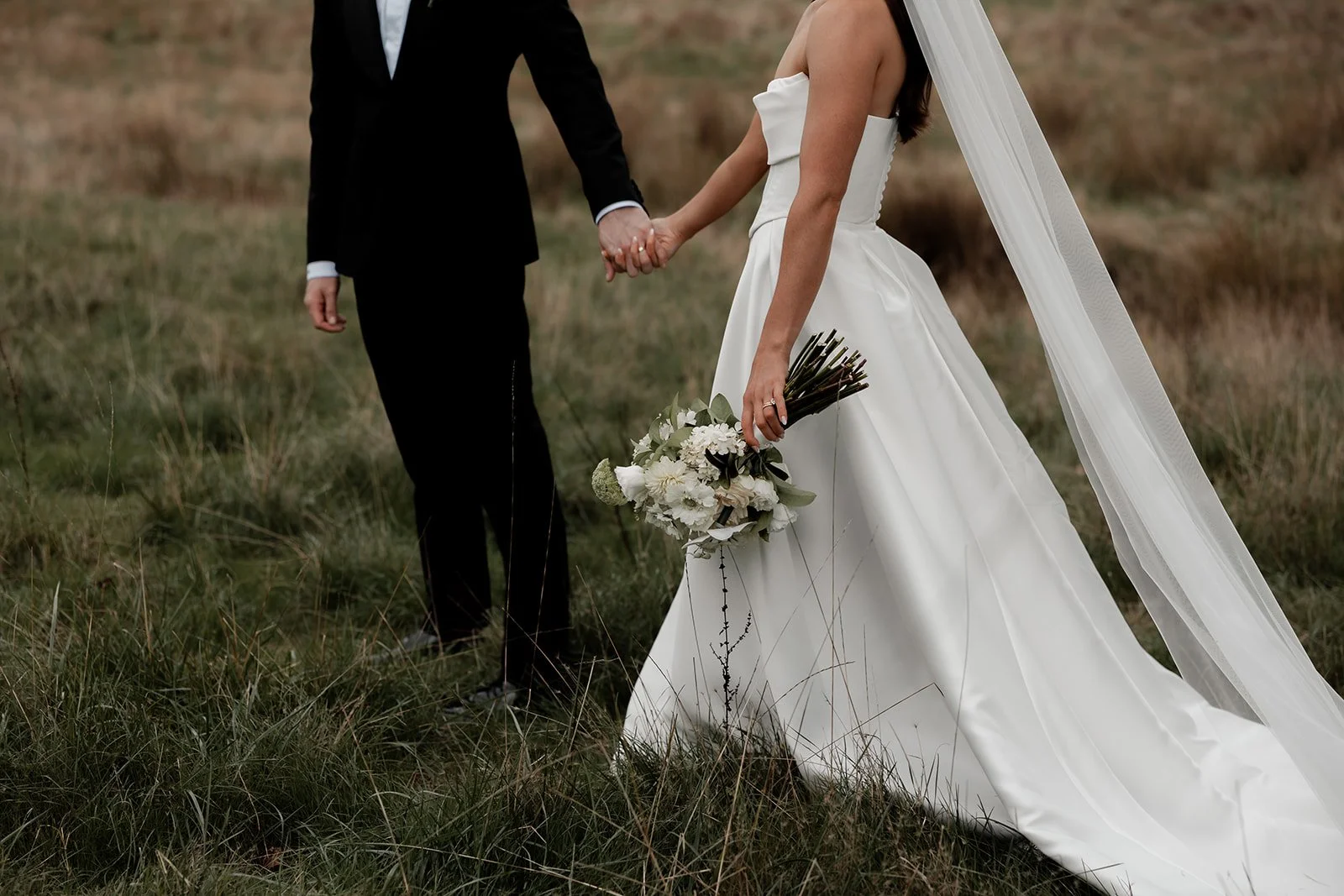 claire-james-cobbs-hill-estate-wedding25.jpg