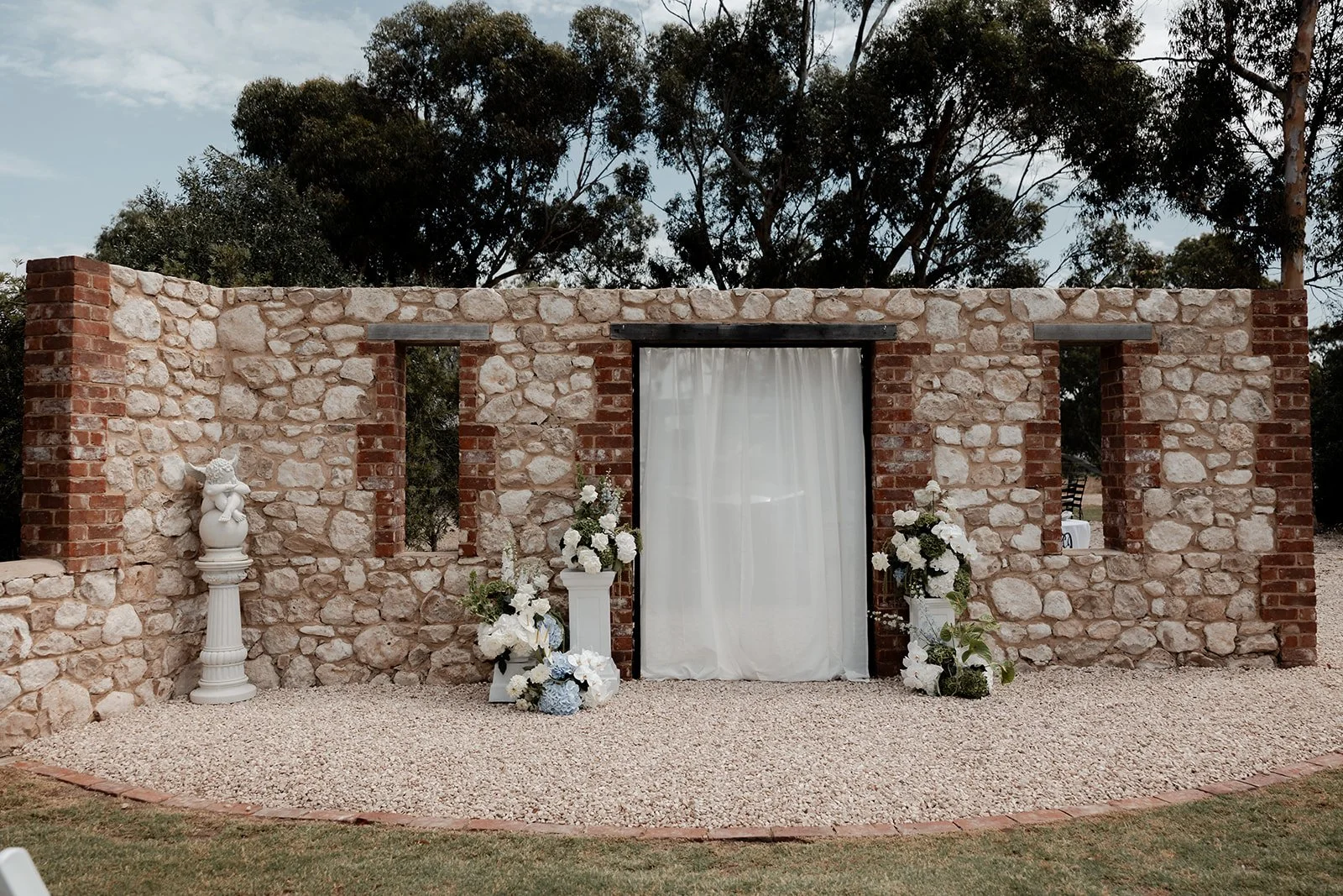 jess-hugo-woodburn-homestead-wedding-sa-life6.jpg