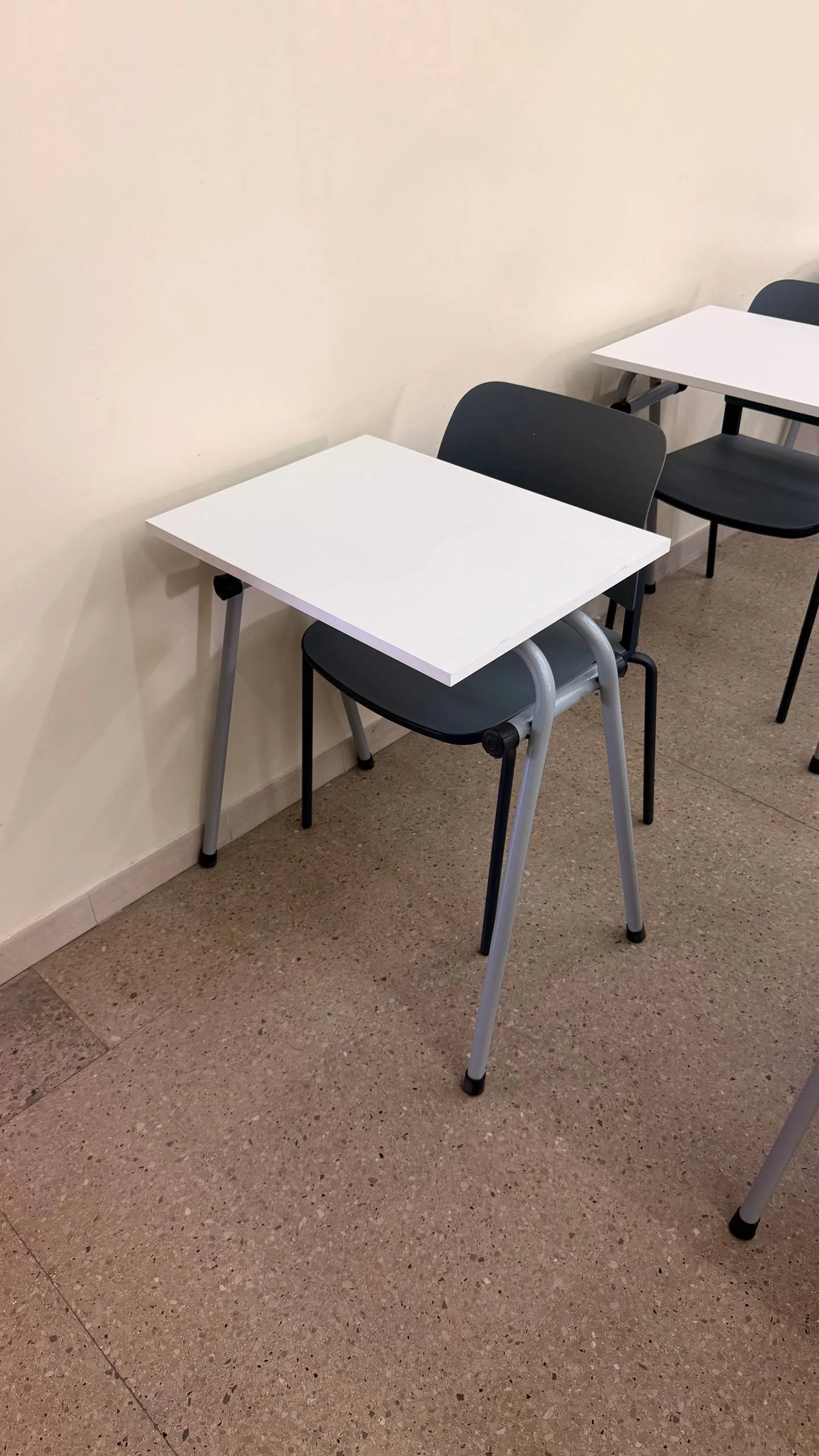 Custom Stackable Student Table at LAU