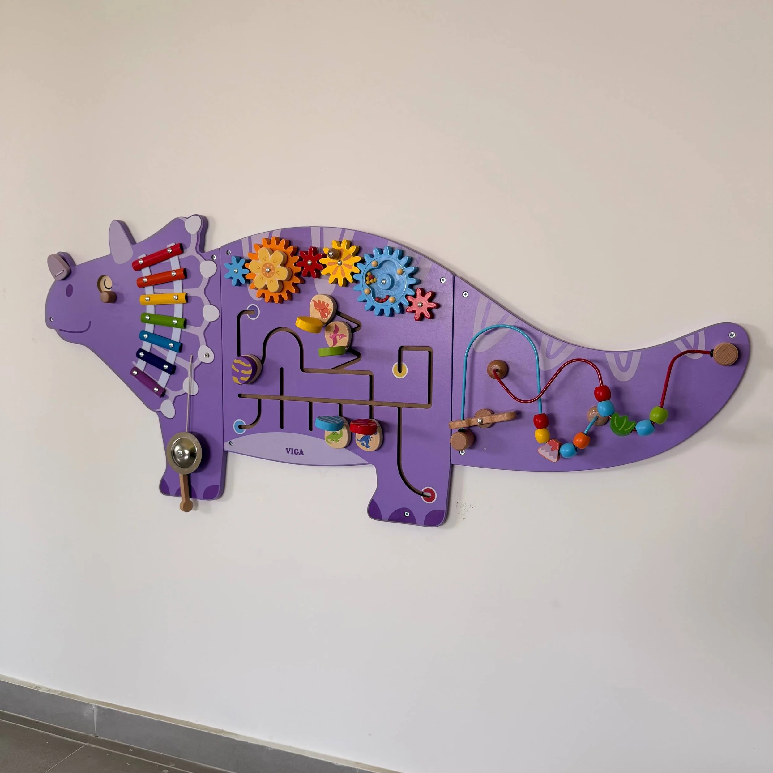 Dinosaur/Rhino Busyboard (Xylophone &amp; Gears)