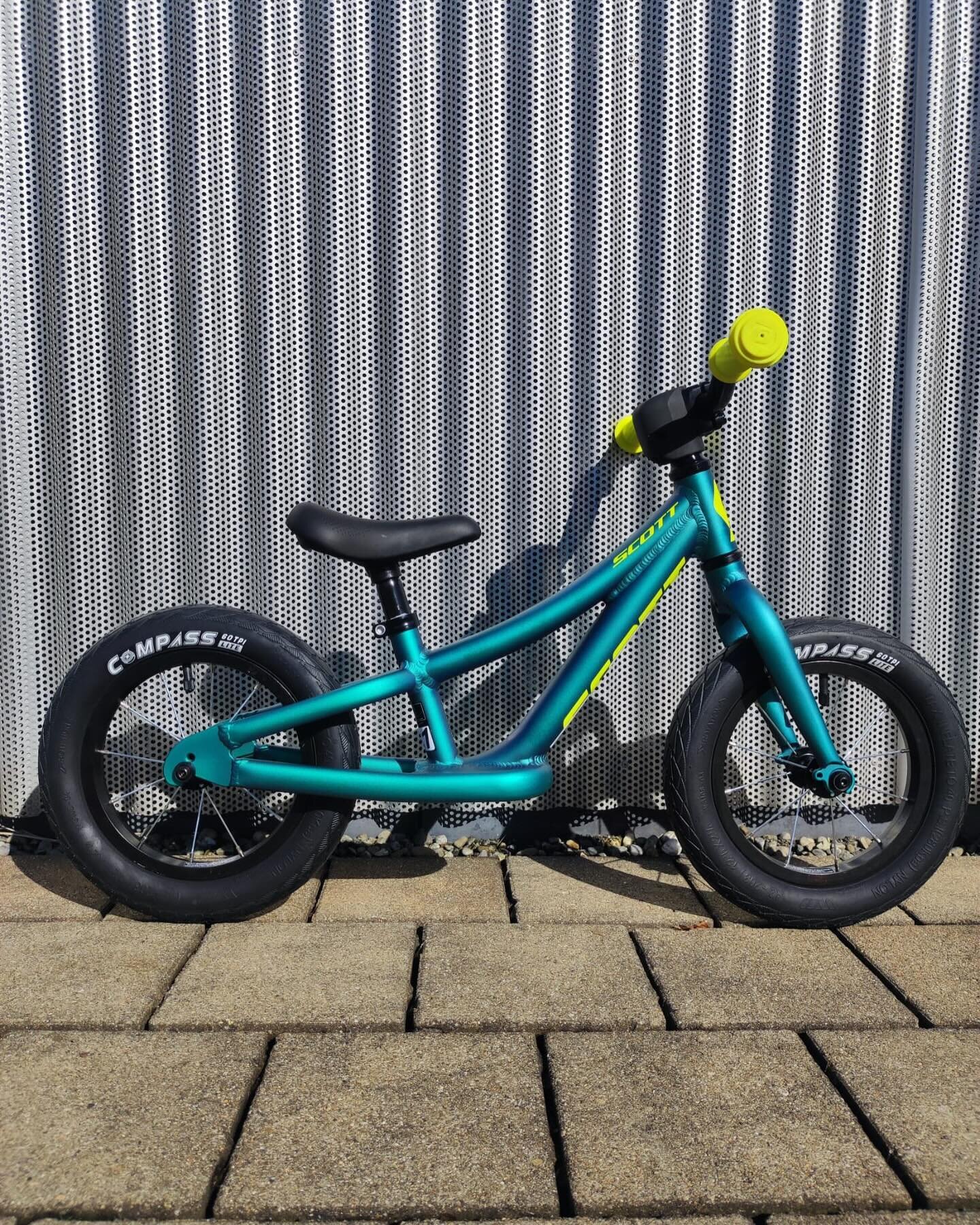 🚲🌟 Das @scottsports SCALE RC WALKER ist das ideale Bike f&uuml;r die Kleinsten ab 85 cm! Mit seinen 12-Zoll-Laufr&auml;dern ist es perfekt, um die Grundlagen des Radfahrens zu erlernen. 

Ostern 🐣 steht vor der T&uuml;r, die Sonne ☀️ lacht und es 