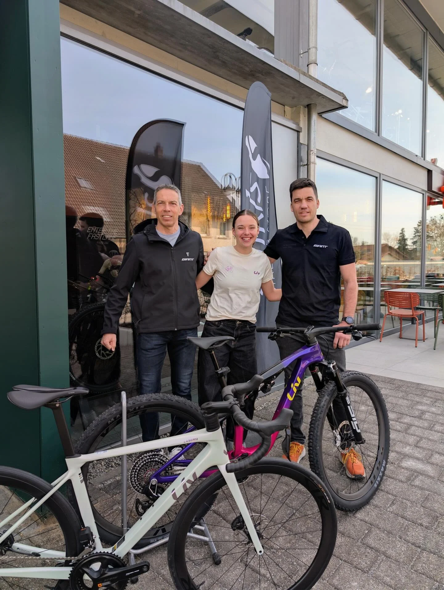 Wir freuen uns riesig, @laura_krnbrgr auf ihrem Weg in der kommenden Rennsaison zu begleiten &ndash; in Zusammenarbeit mit @giantgermany.

Mit ihrem neuen Setup aus dem
Liv Langma Advanced (Road) und dem
Liv Pique Advanced SL SE (XC)
ist sie ready f&