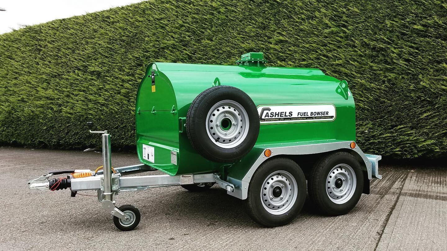 220G (1000L) Bowser with all the extras: Deep Discharge Battery, Auto Shut-Off Nozzle, Filter &amp; Spare Wheel. Nice spec 👌🏻

#fuelhandling #fuelbowsers #fueltank #bowser #cashels #ireland #irishengineering #engineering #manufacturing #farming #fu