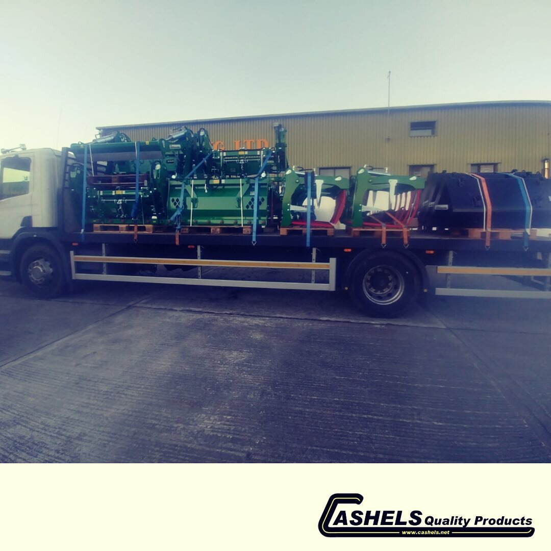 Another full load of our patented Bale Cutters, Grabs and Buckets out for delivery to our Irish 🇮🇪 dealers. #cashels #cashelsqualityproducts #balehandling #balecutter #baleshear #baleknife #winterfeeding #irishfarming #engineering #design #logistic