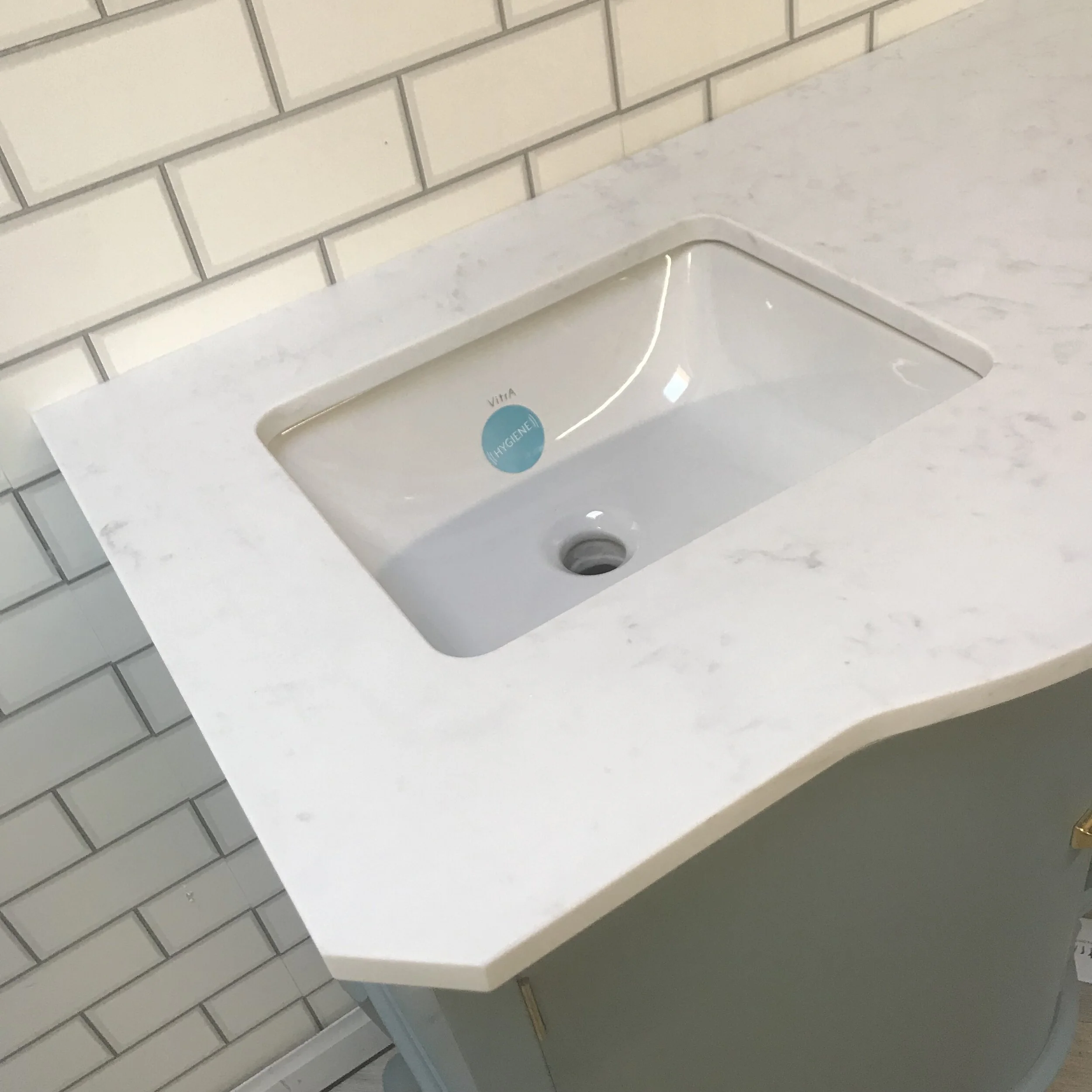 Under-mounted Basin