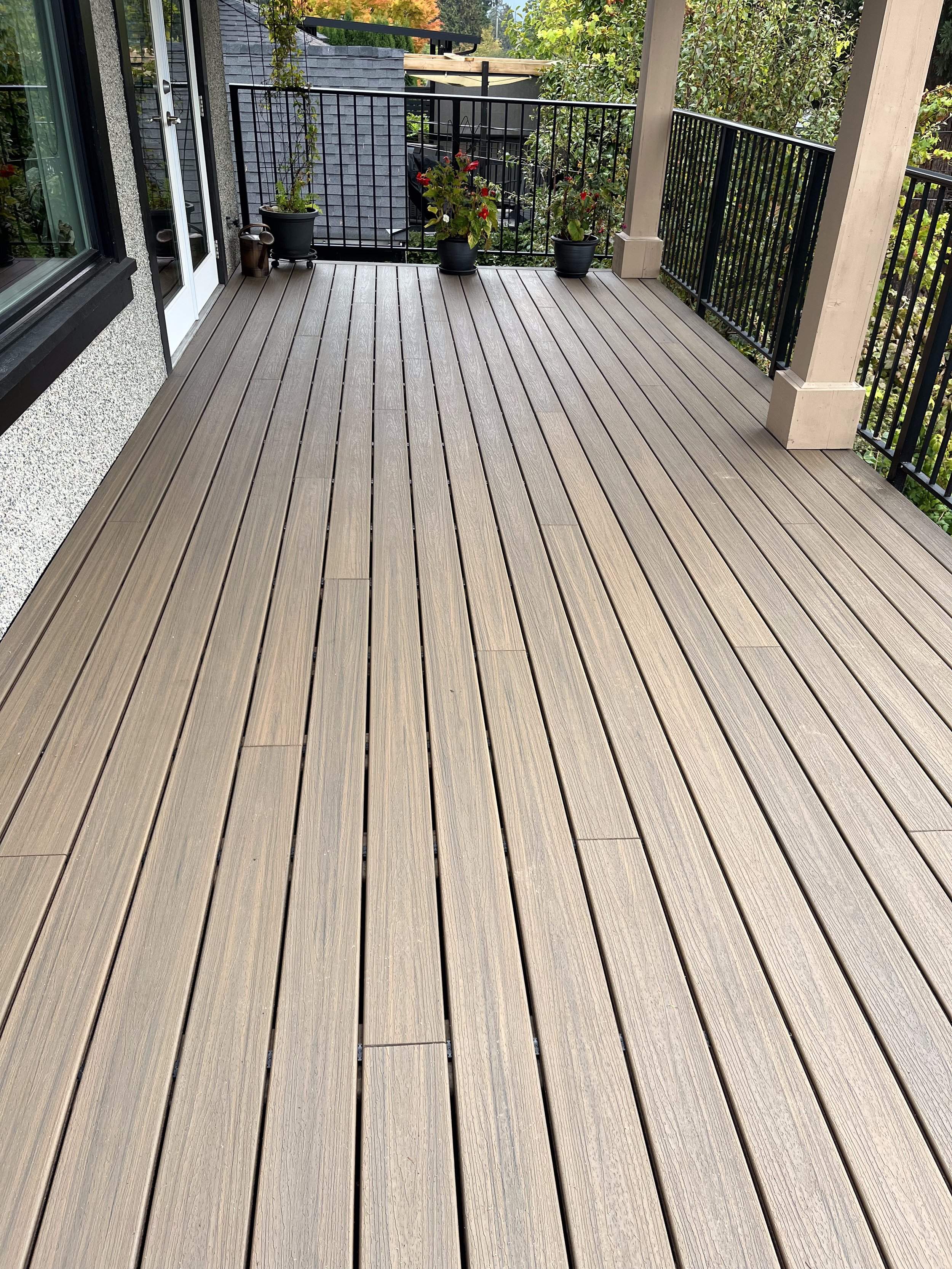 north-vancouver-composite-deck-replacement - After - 05.jpg