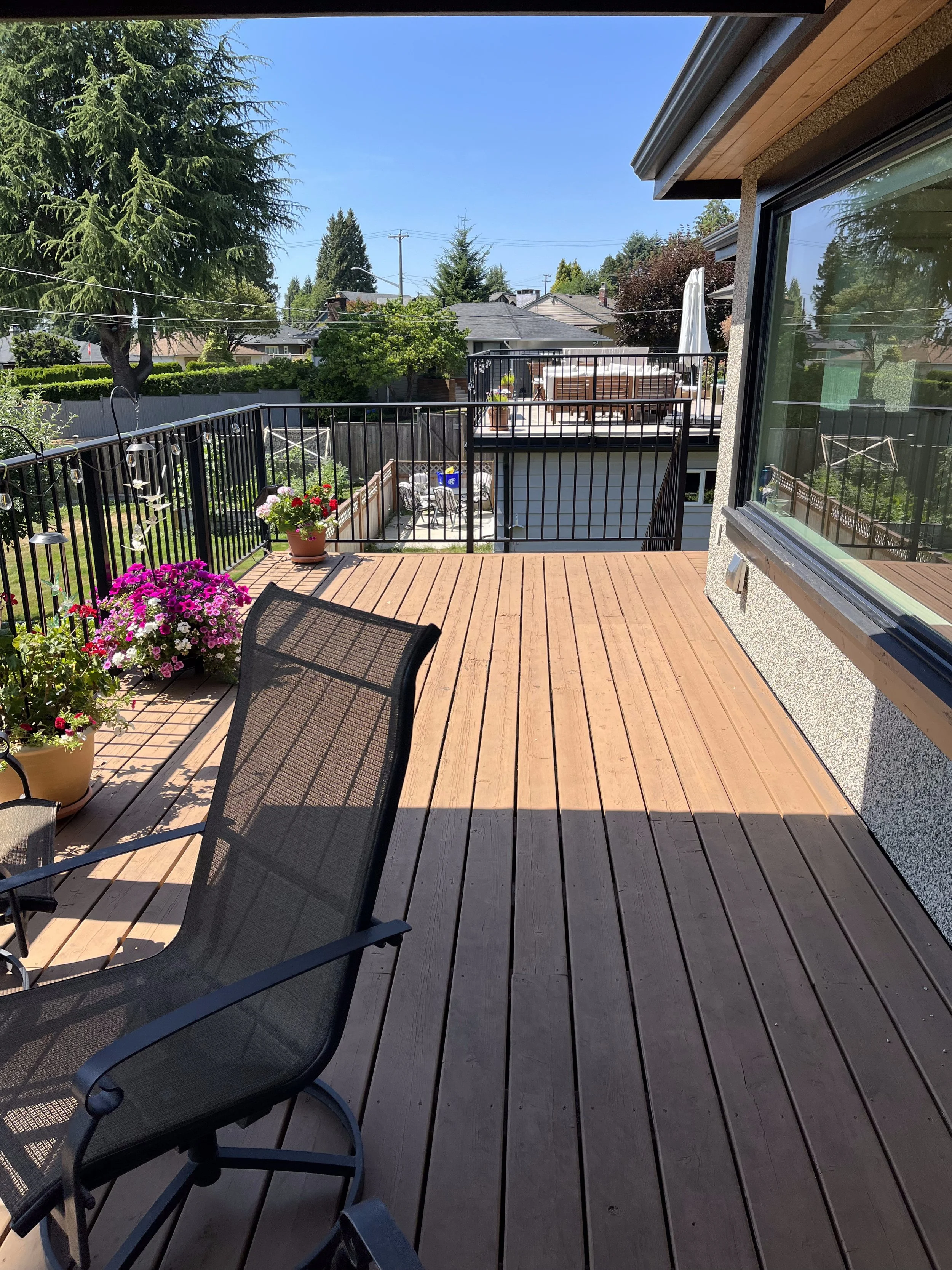 north-vancouver-composite-deck-replacement - Before - 01.jpg