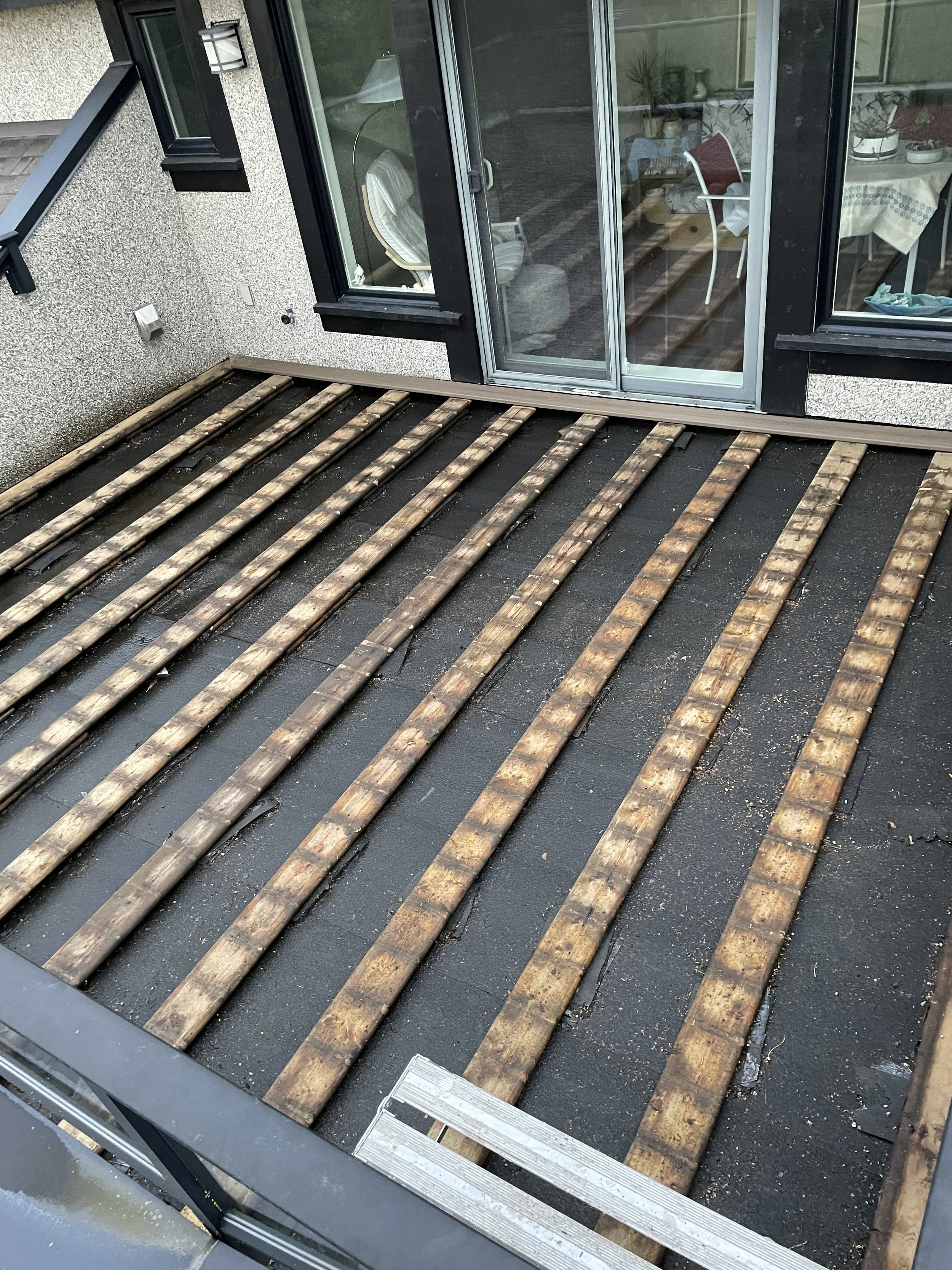 north-vancouver-composite-deck-replacement - Before - 06.jpeg