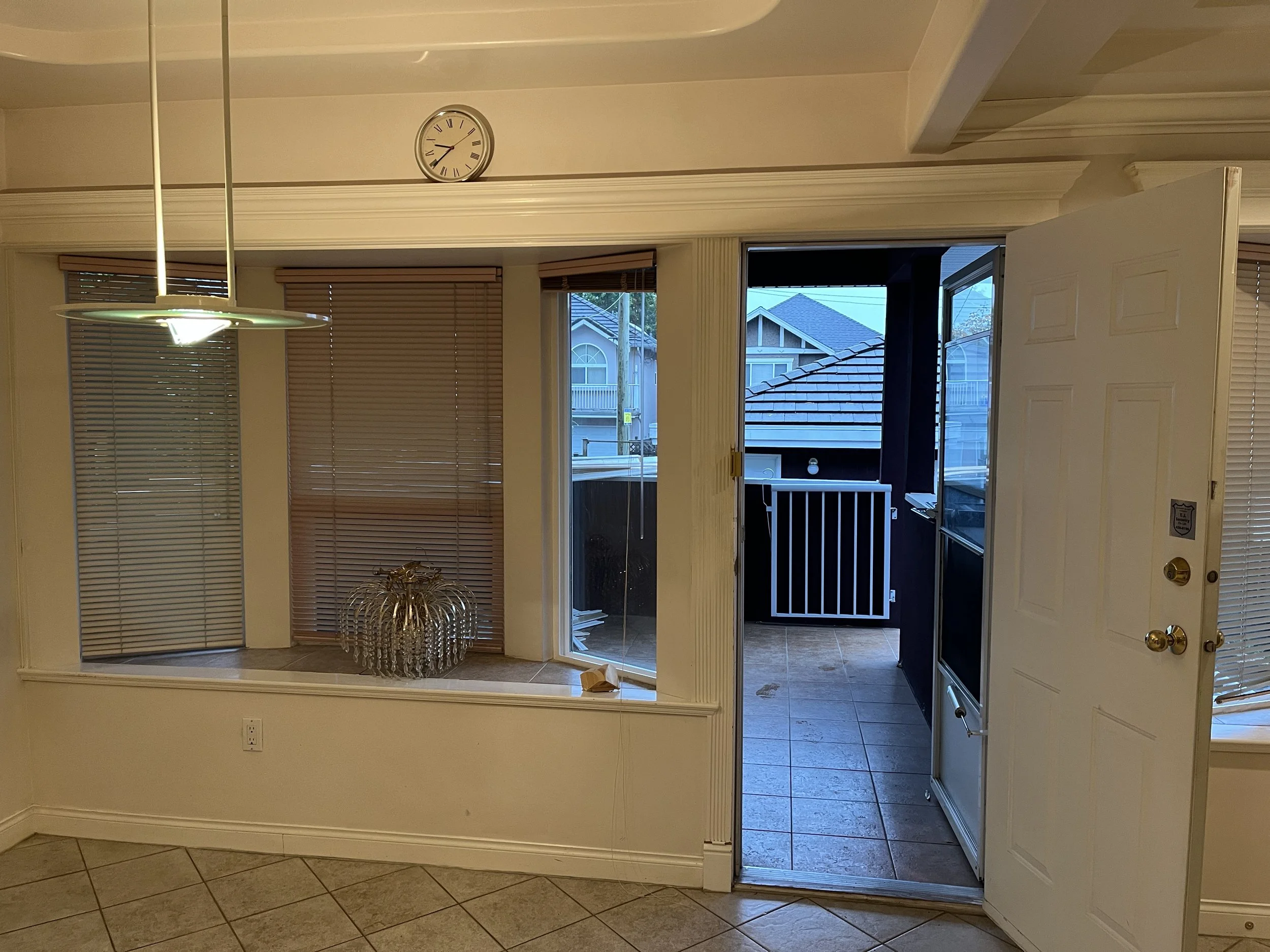 burnaby-open-concept-full-home-renovation - Before - 06.jpg
