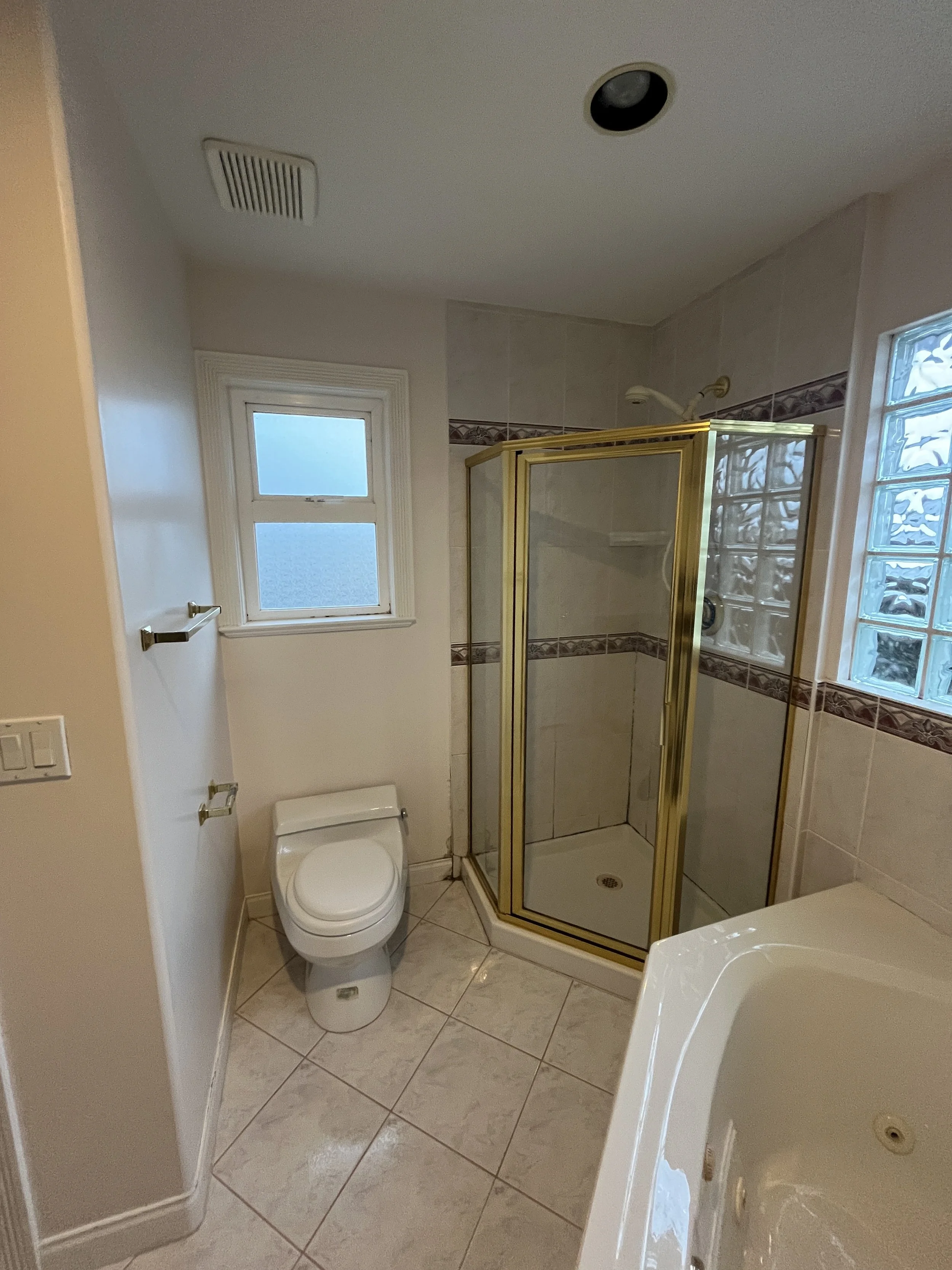 burnaby-open-concept-full-home-renovation - Before - 10.jpg