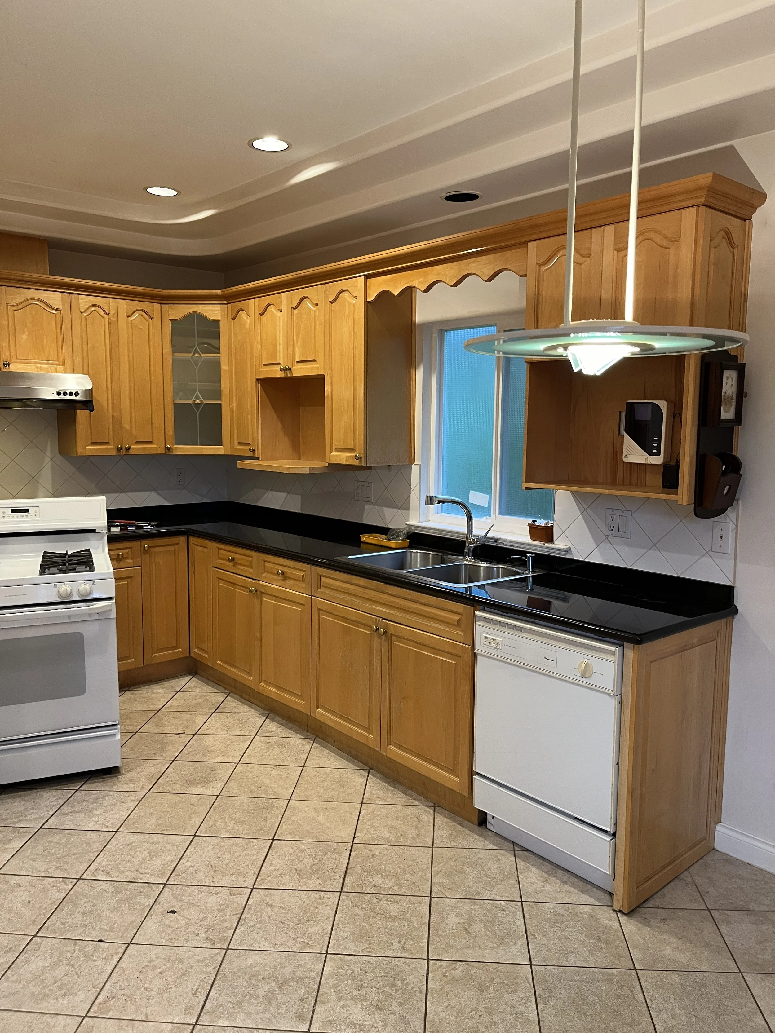 burnaby-open-concept-full-home-renovation - Before - 13.jpg