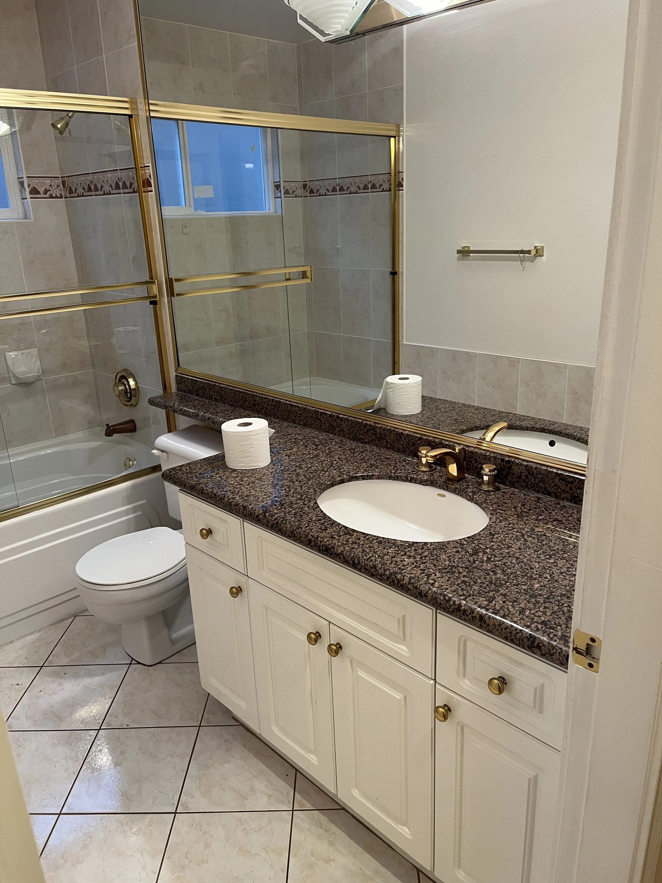 burnaby-open-concept-full-home-renovation - Before - 16.jpg