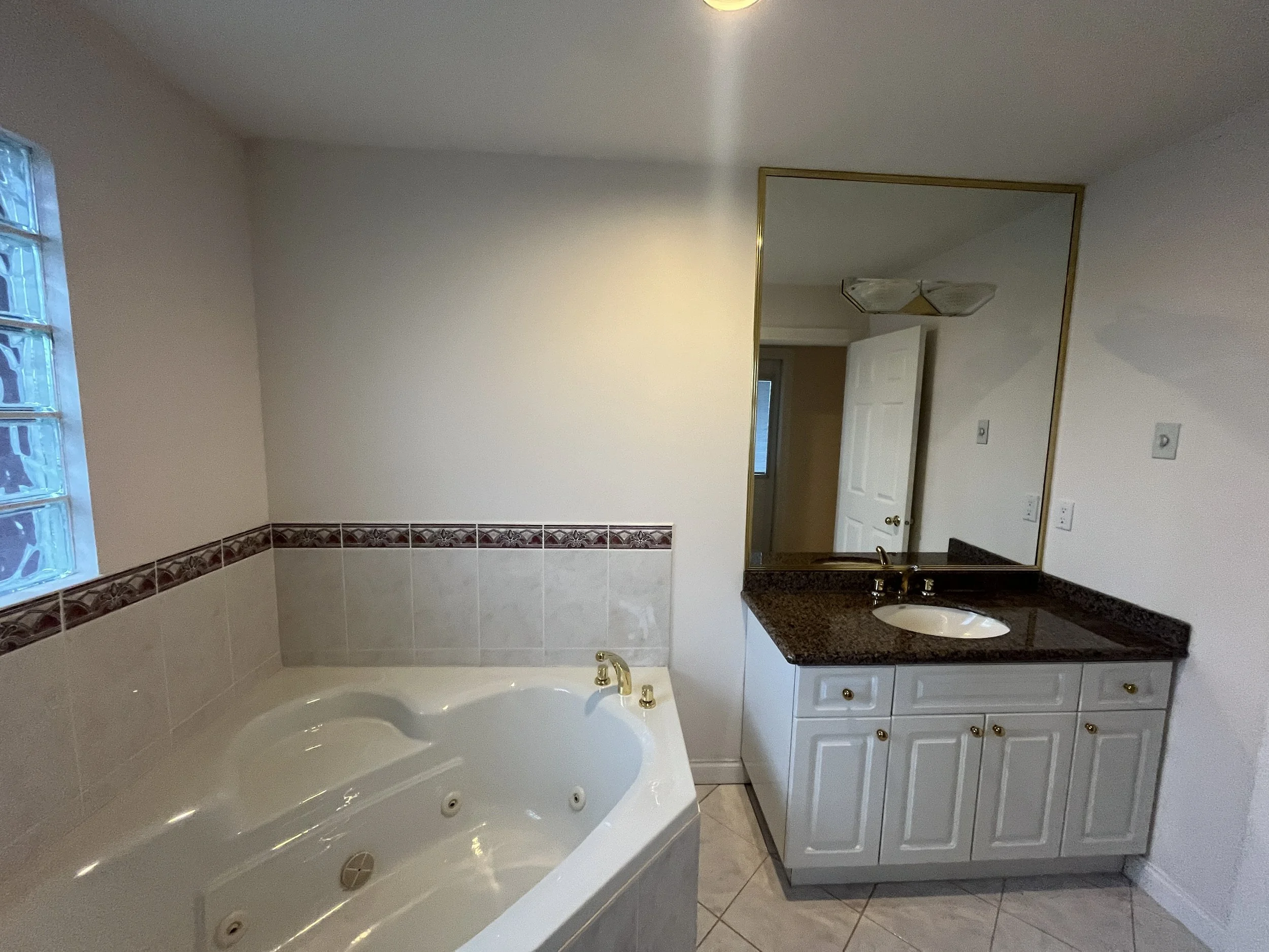 burnaby-open-concept-full-home-renovation - Before - 21.jpg