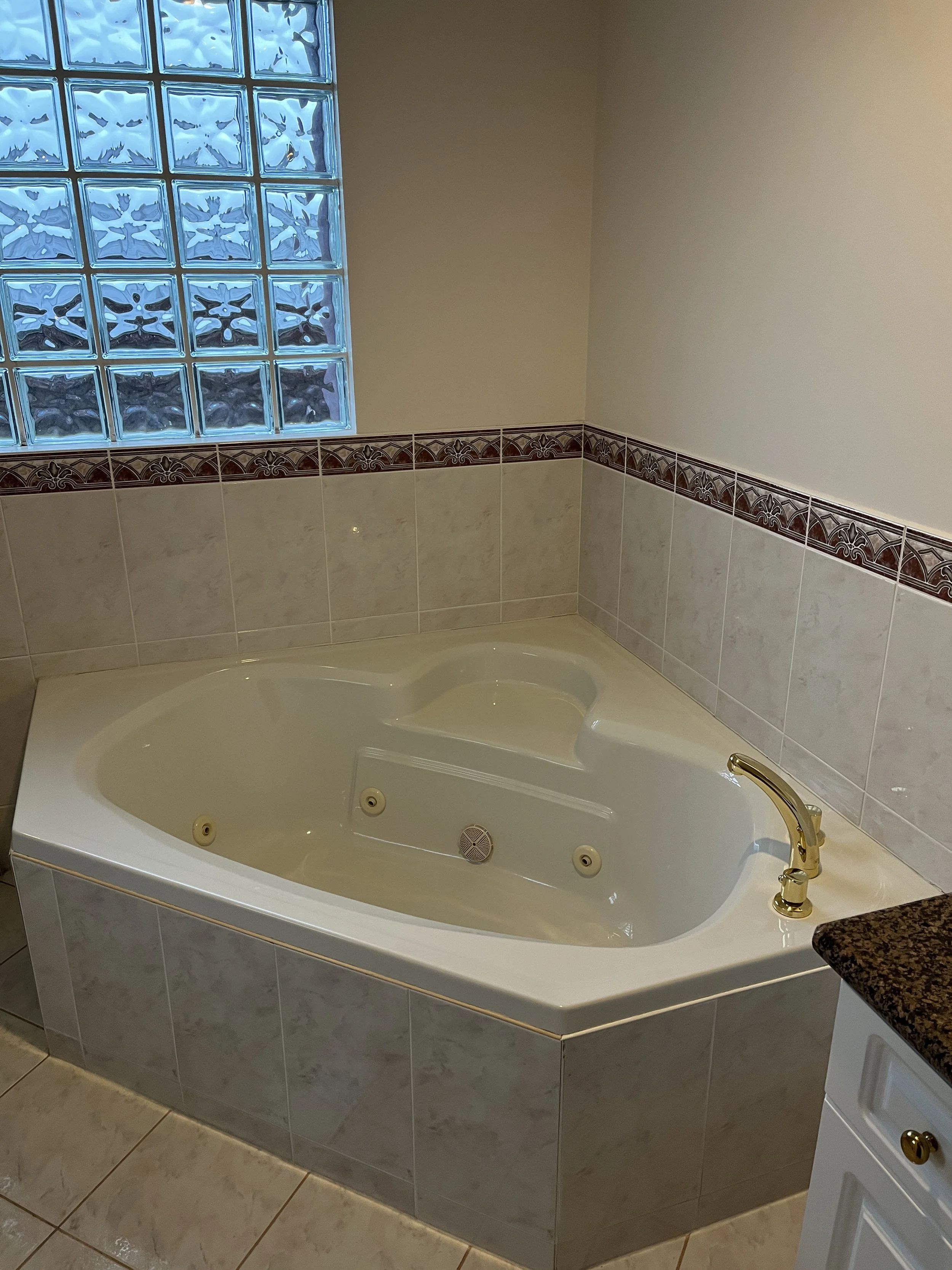 burnaby-open-concept-full-home-renovation - Before - 22.jpg
