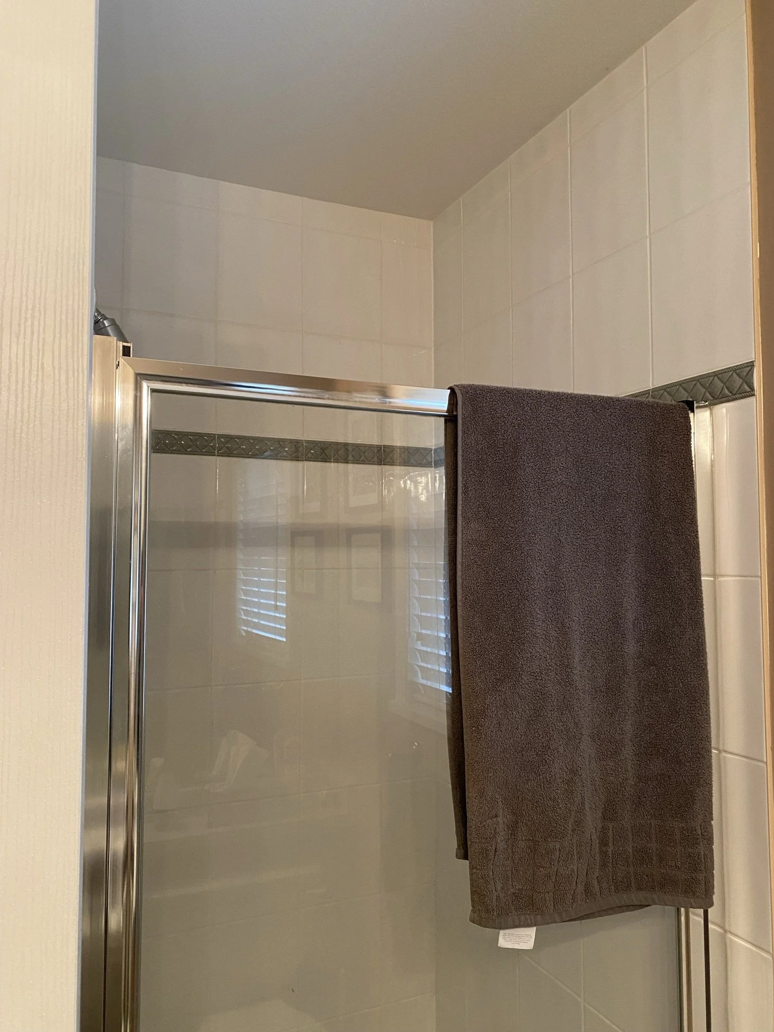 surrey-three-bathroom-refresh - Before - 07.jpeg