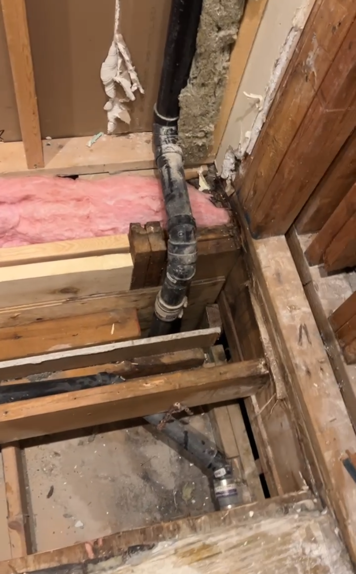 vancouver-townhouse-shear-wall-repair+-+Before+-+05.png