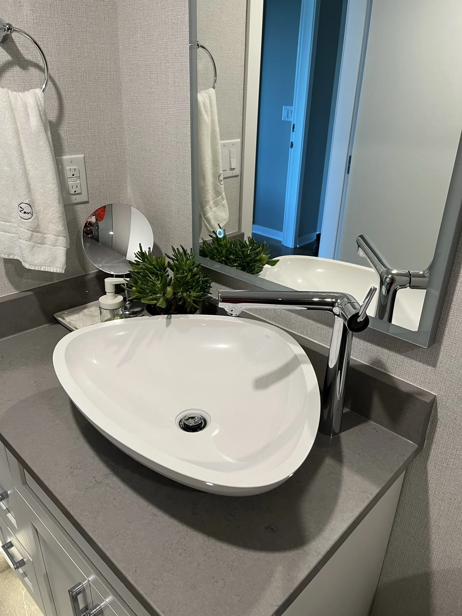 false-creek-condo-renovation - After - 57.jpg