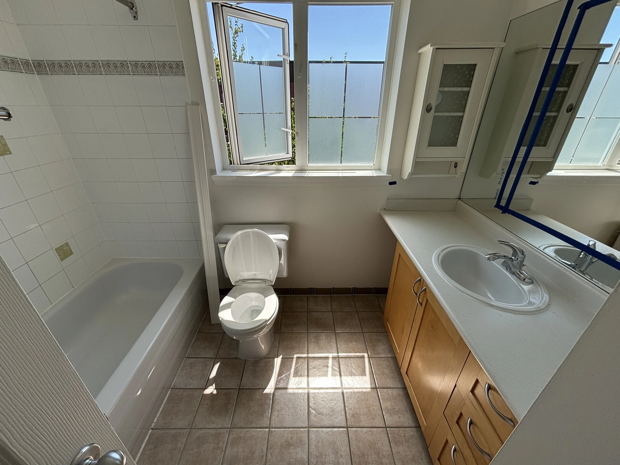 east-vancouver-bathroom-renovation - Before - 02.jpg