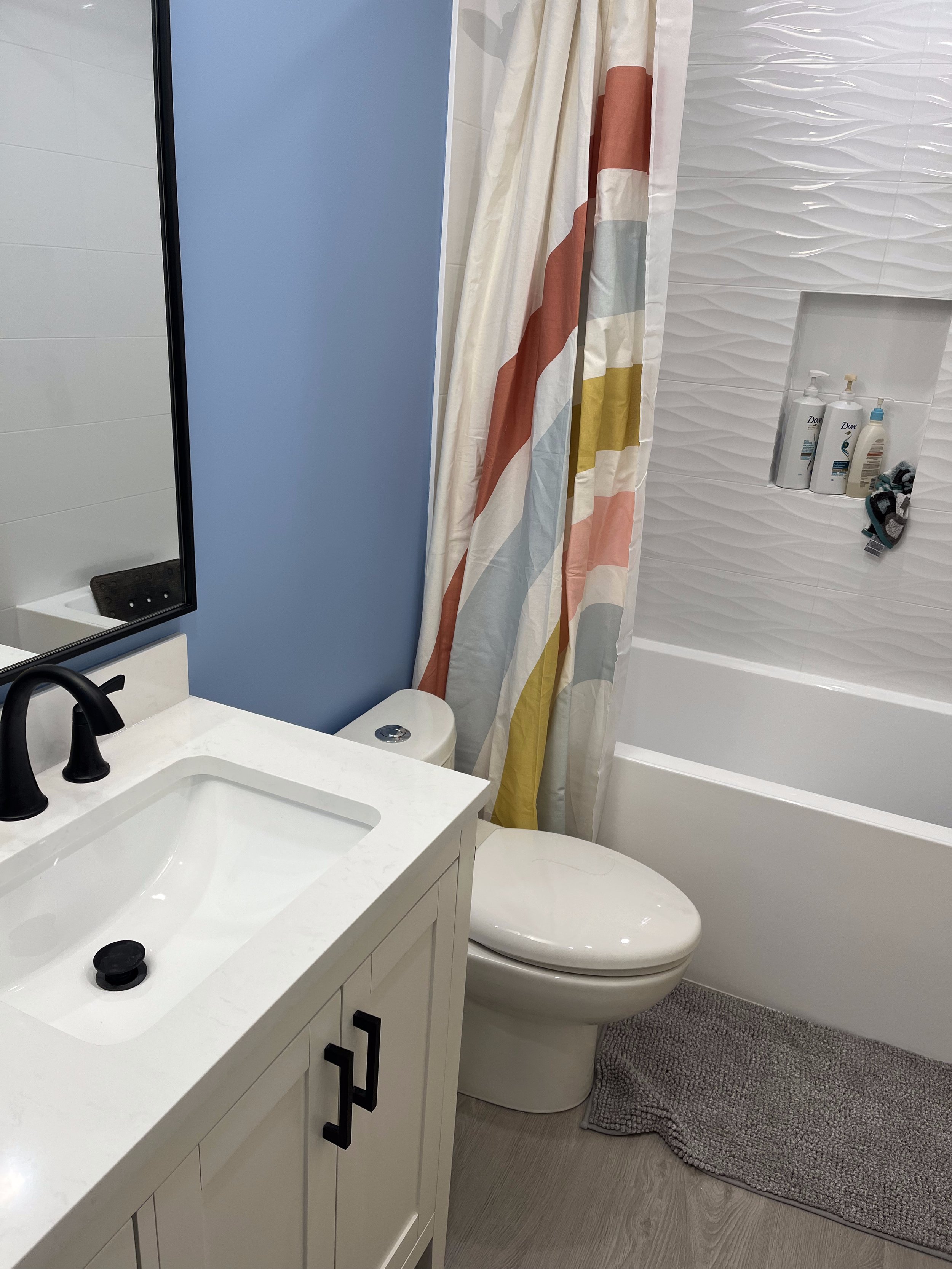 north-vancouver-kids-bathroom-renovation - After - 04.jpg