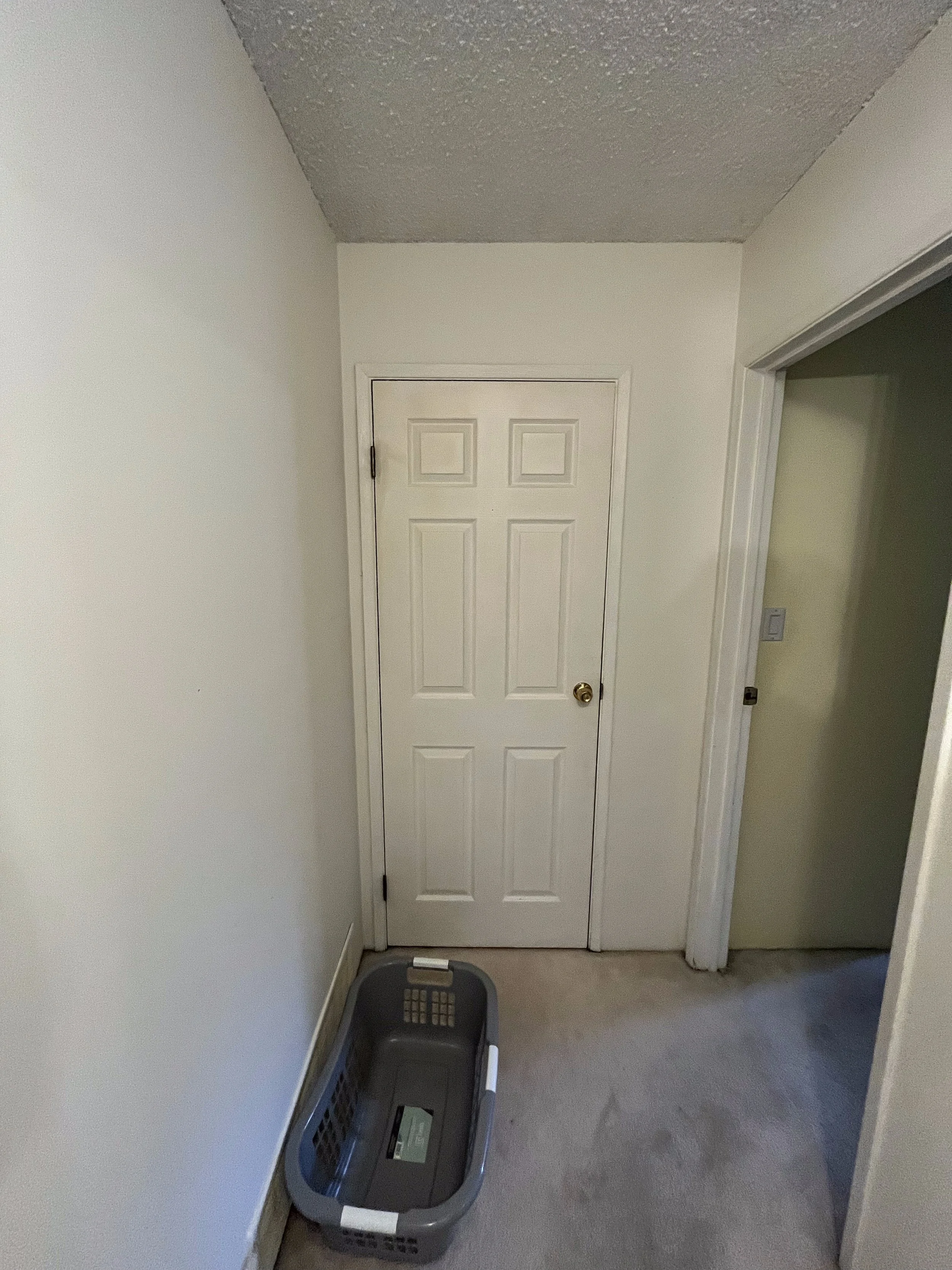 north-vancouver-kids-bathroom-renovation - Before - 01.jpg