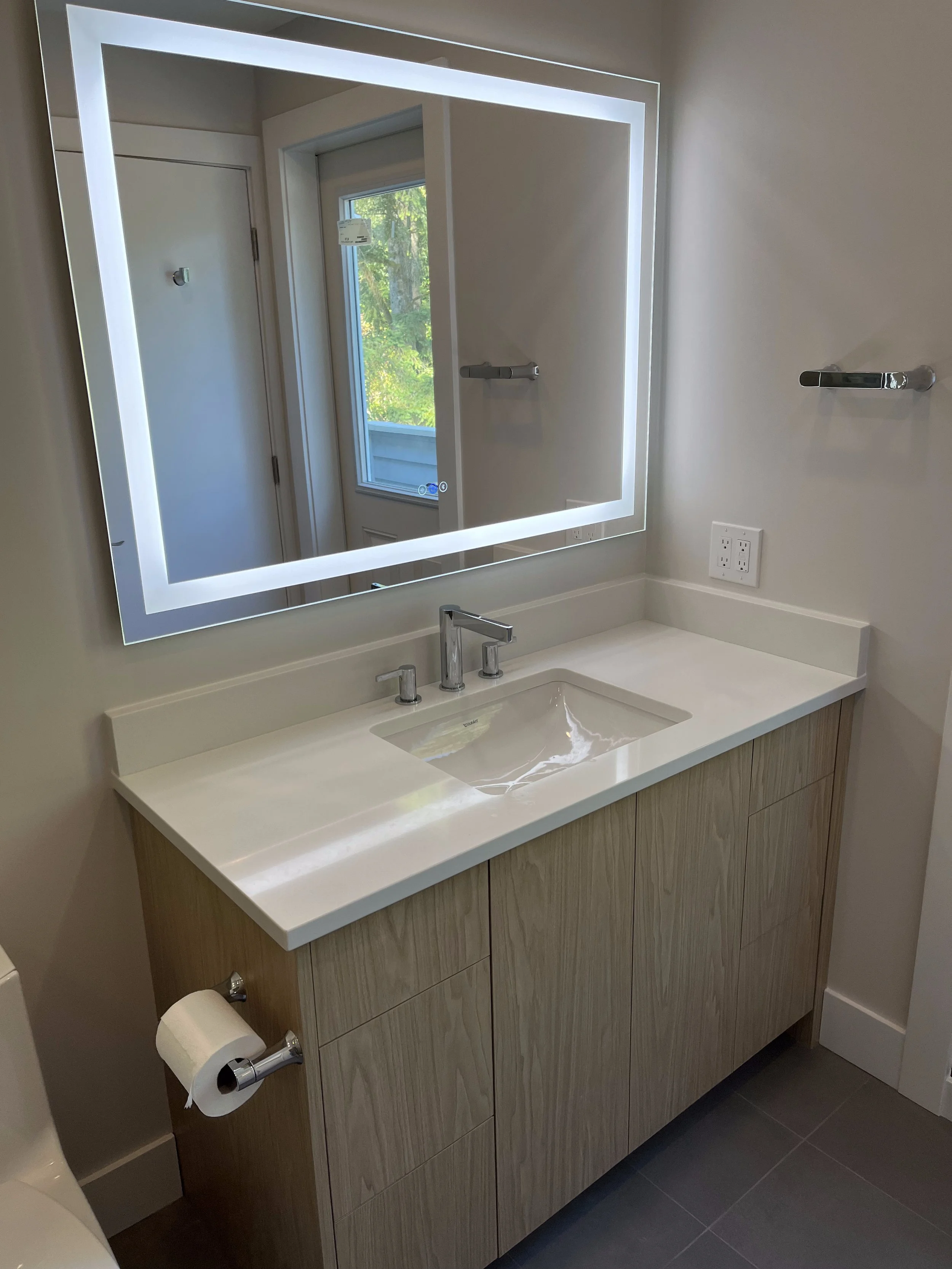 lynn-valley-townhouse-ensuite-conversion - After - 08.jpg