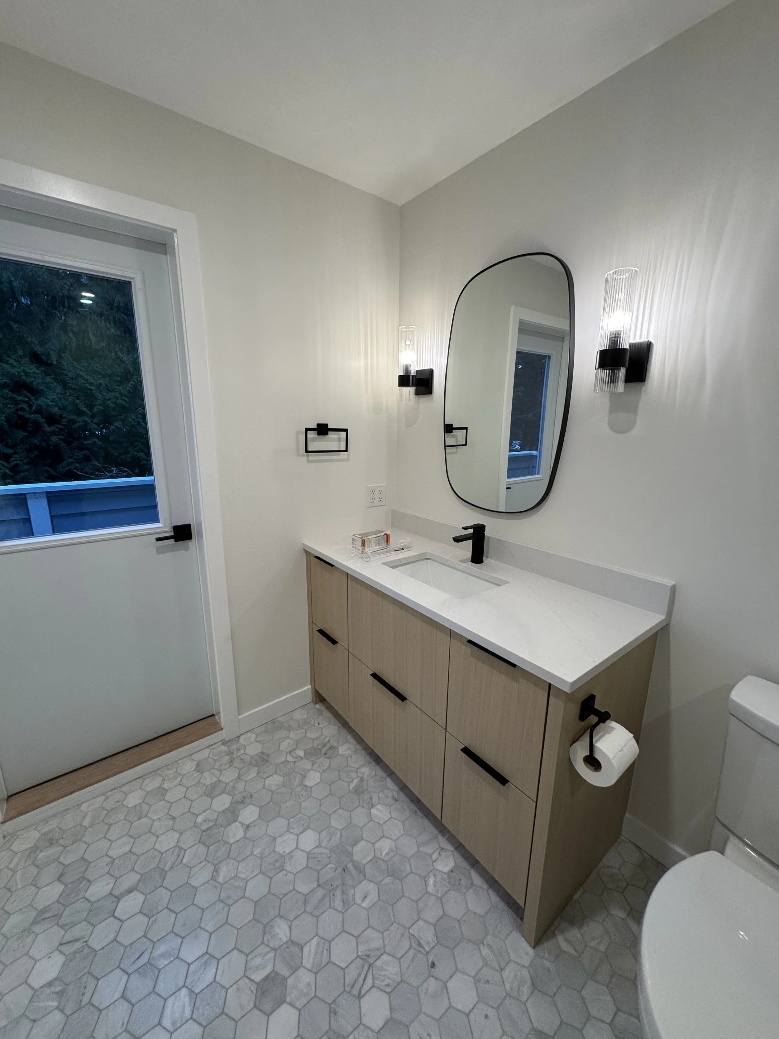 lynn-valley-townhouse-ensuite-conversion - After - 17.jpg
