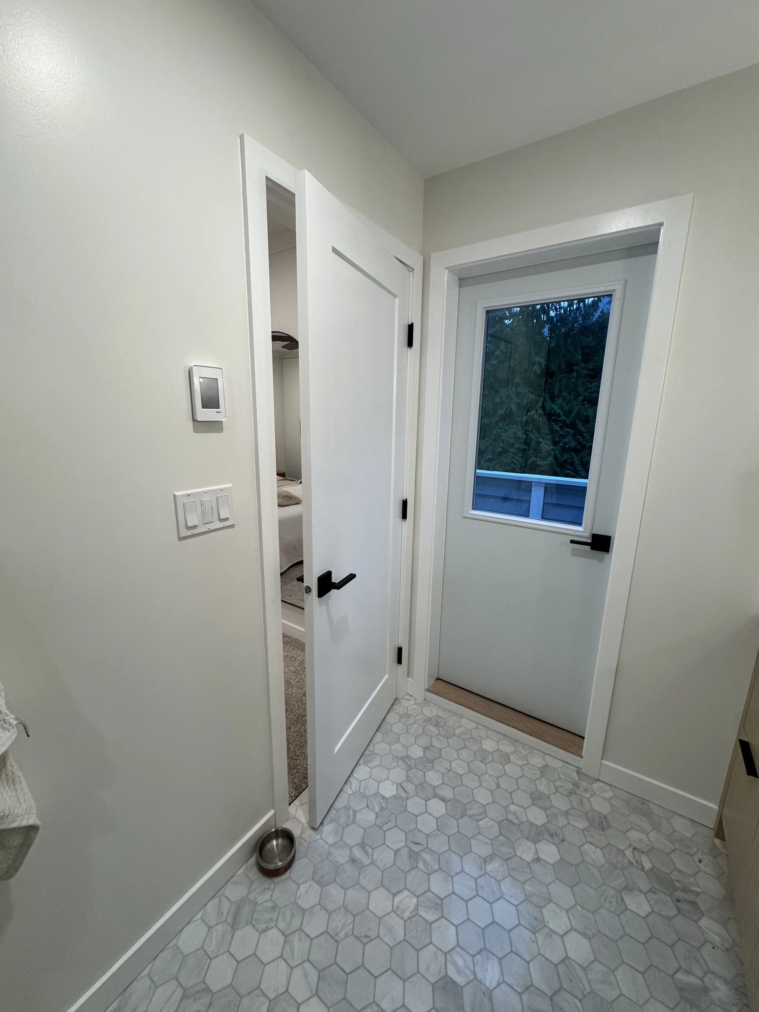 lynn-valley-townhouse-ensuite-conversion - After - 20.jpg