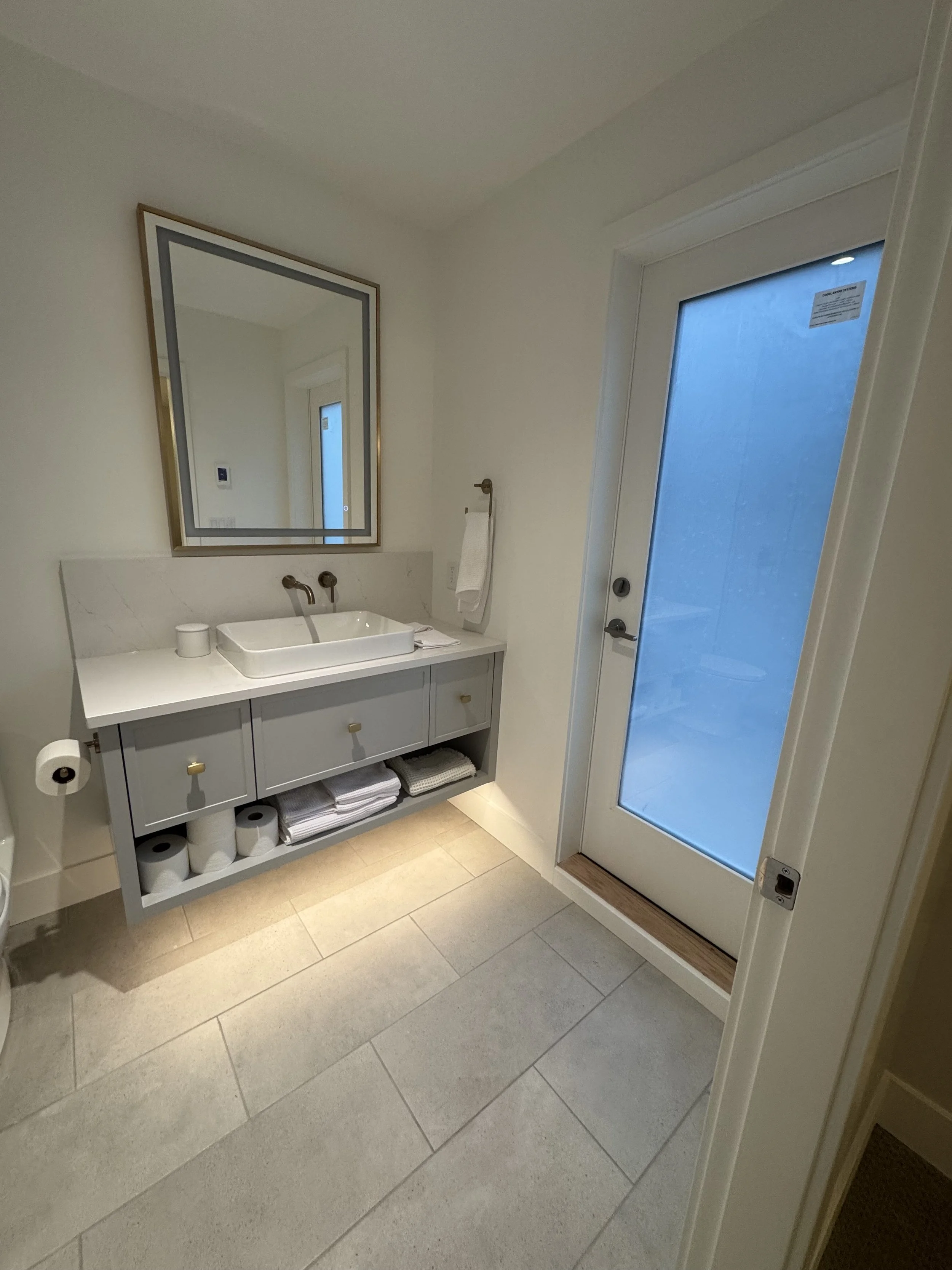 lynn-valley-townhouse-ensuite-conversion - After - 23.jpg