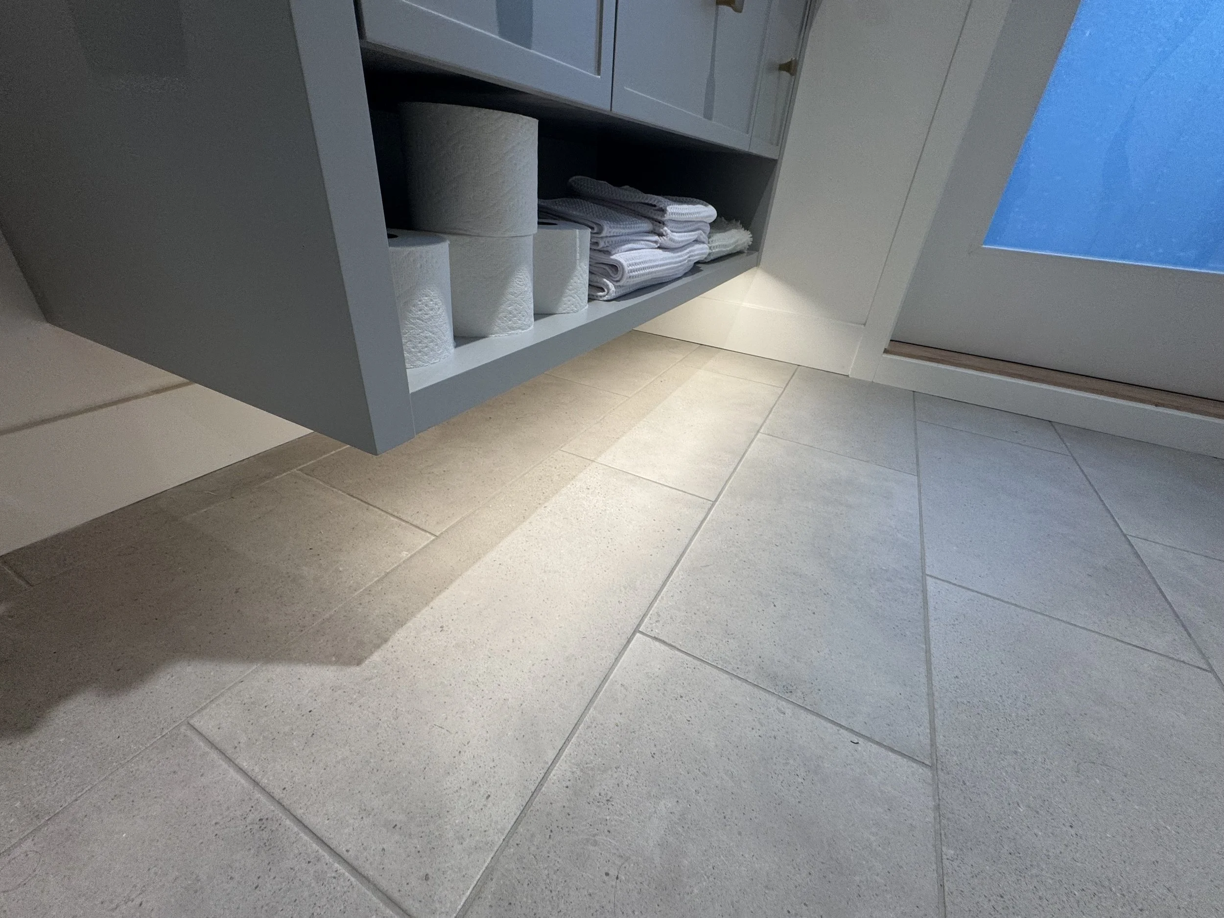 lynn-valley-townhouse-ensuite-conversion - After - 27.jpg
