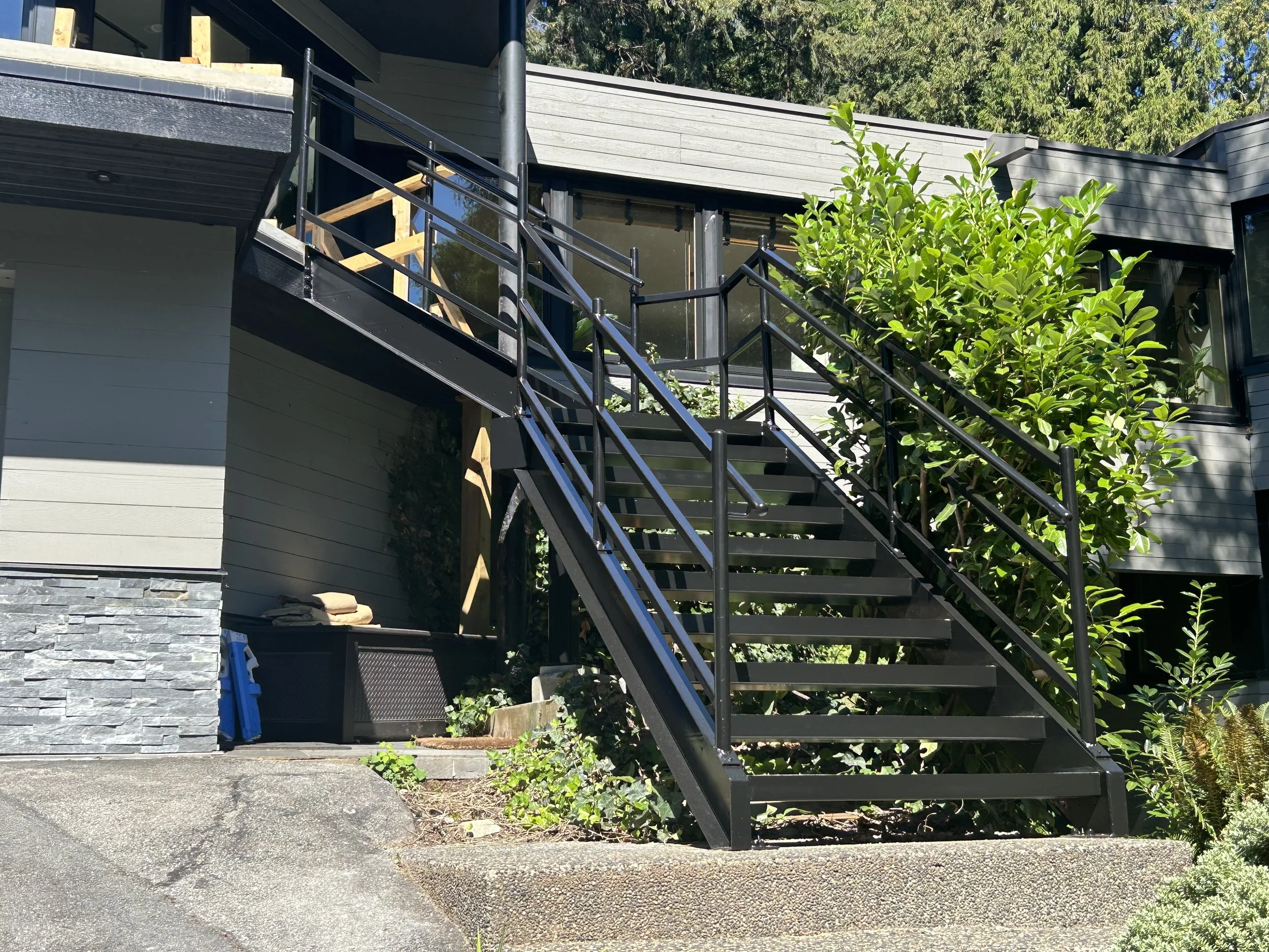 west-vancouver-exterior-renovation - After - 01.jpg