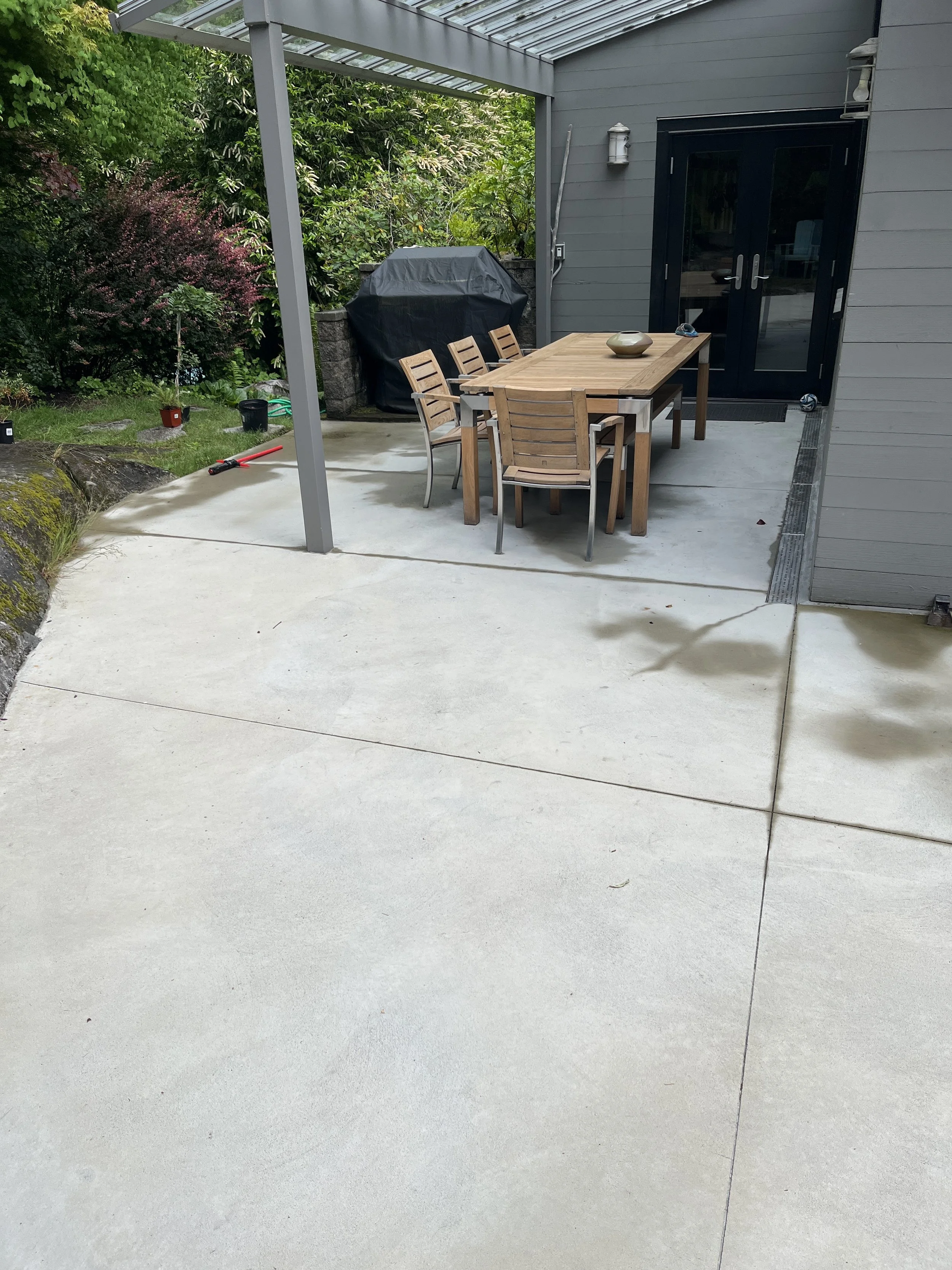 west-vancouver-exterior-renovation - After - 04.jpg