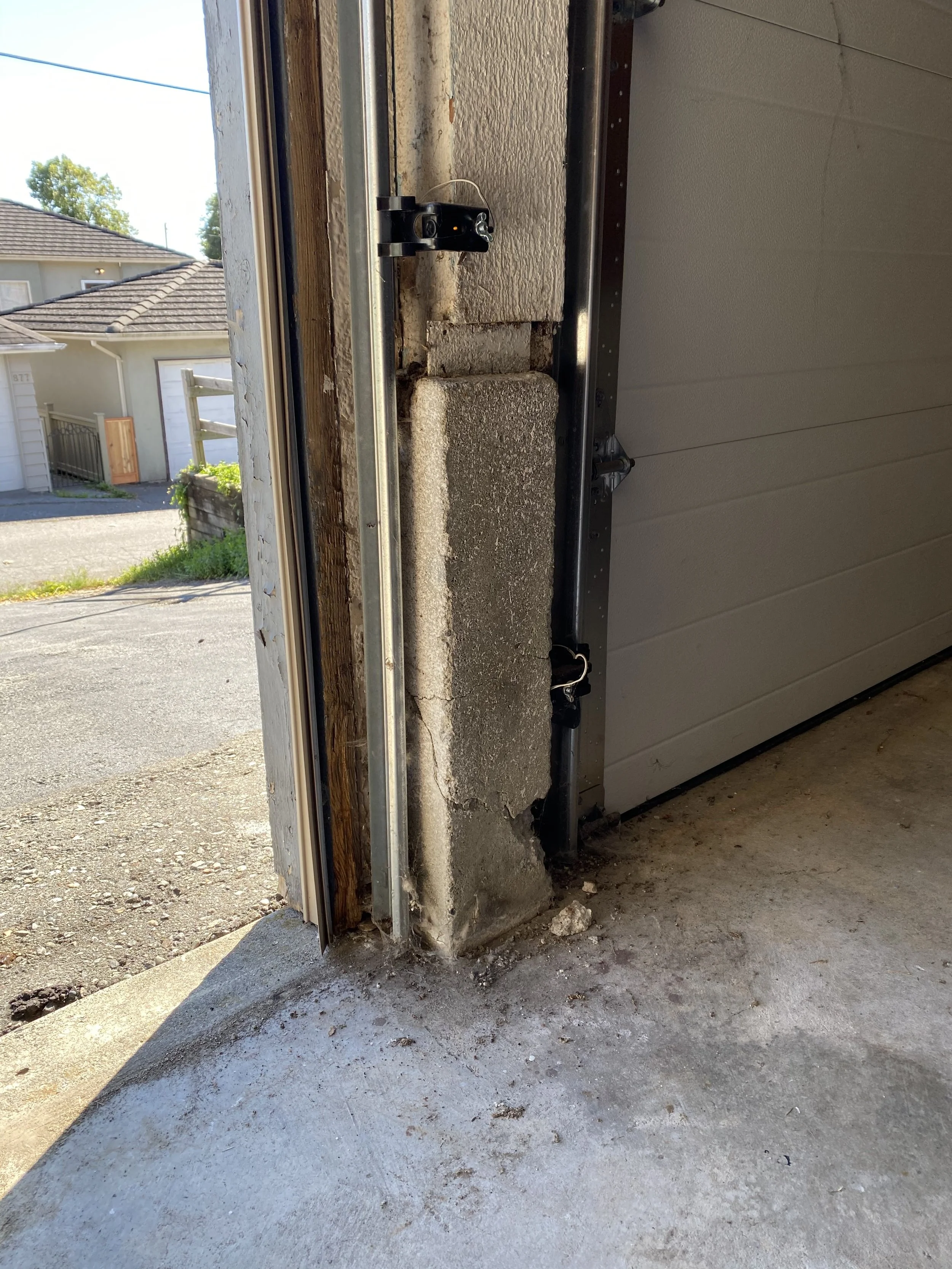 vancouver-garage-structural-repair_-_Before_-_03.jpg