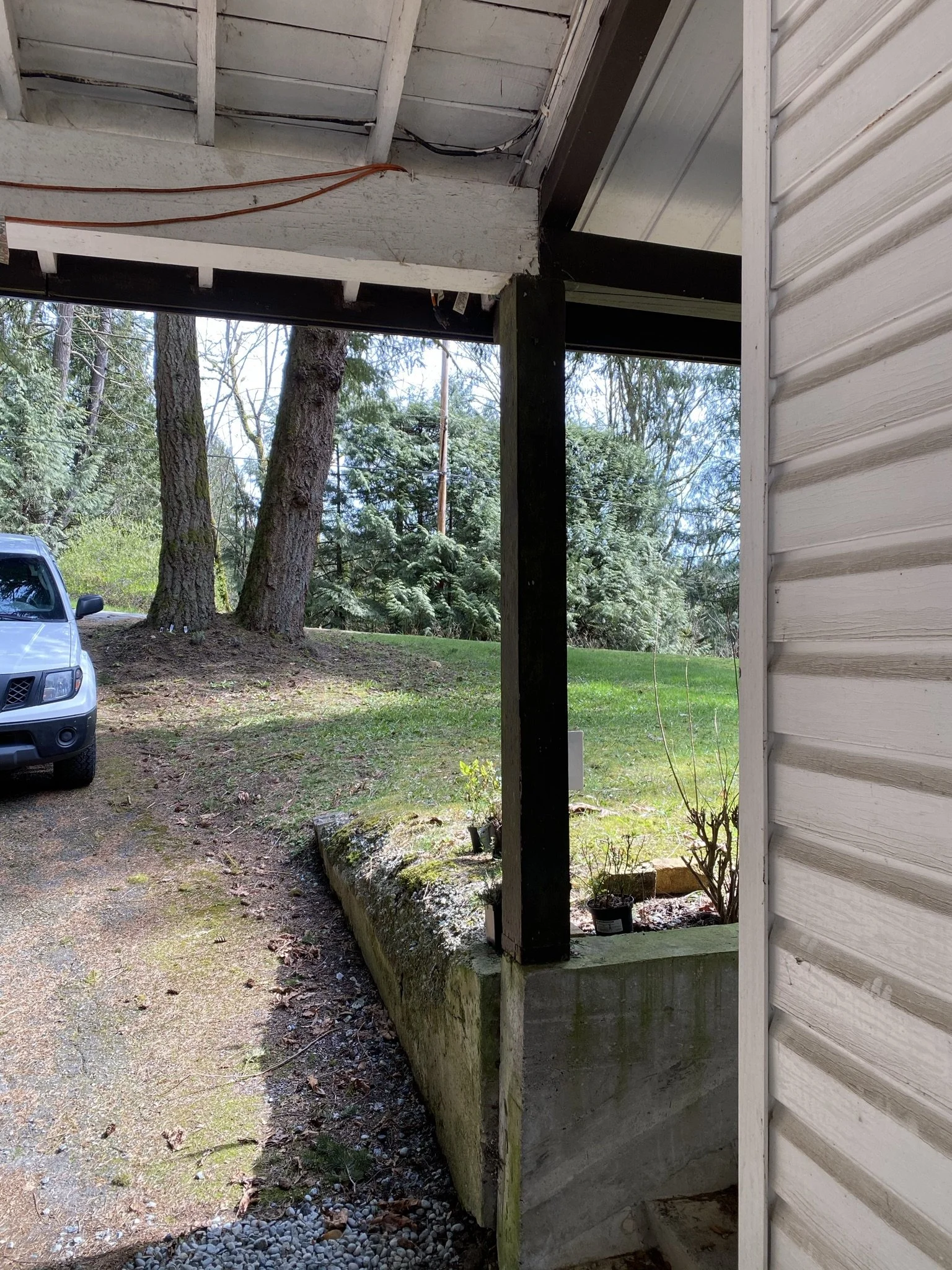 pitt-meadows-retaining-wall-repair - Before - 04.jpg