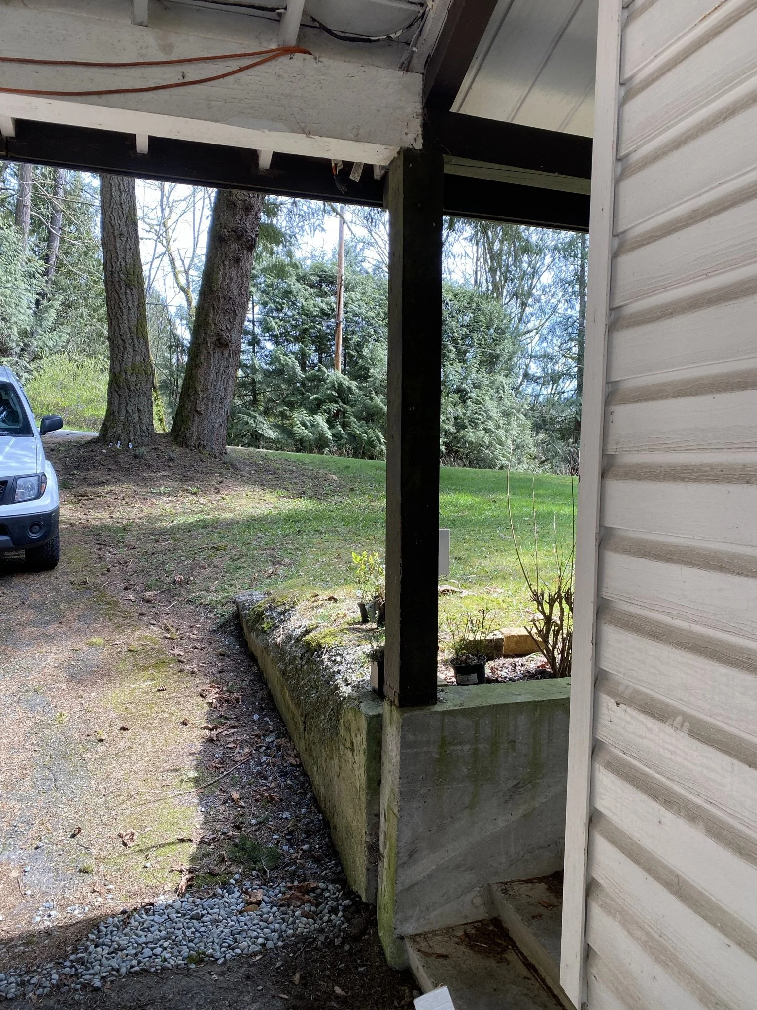 pitt-meadows-retaining-wall-repair - Before - 05.jpg