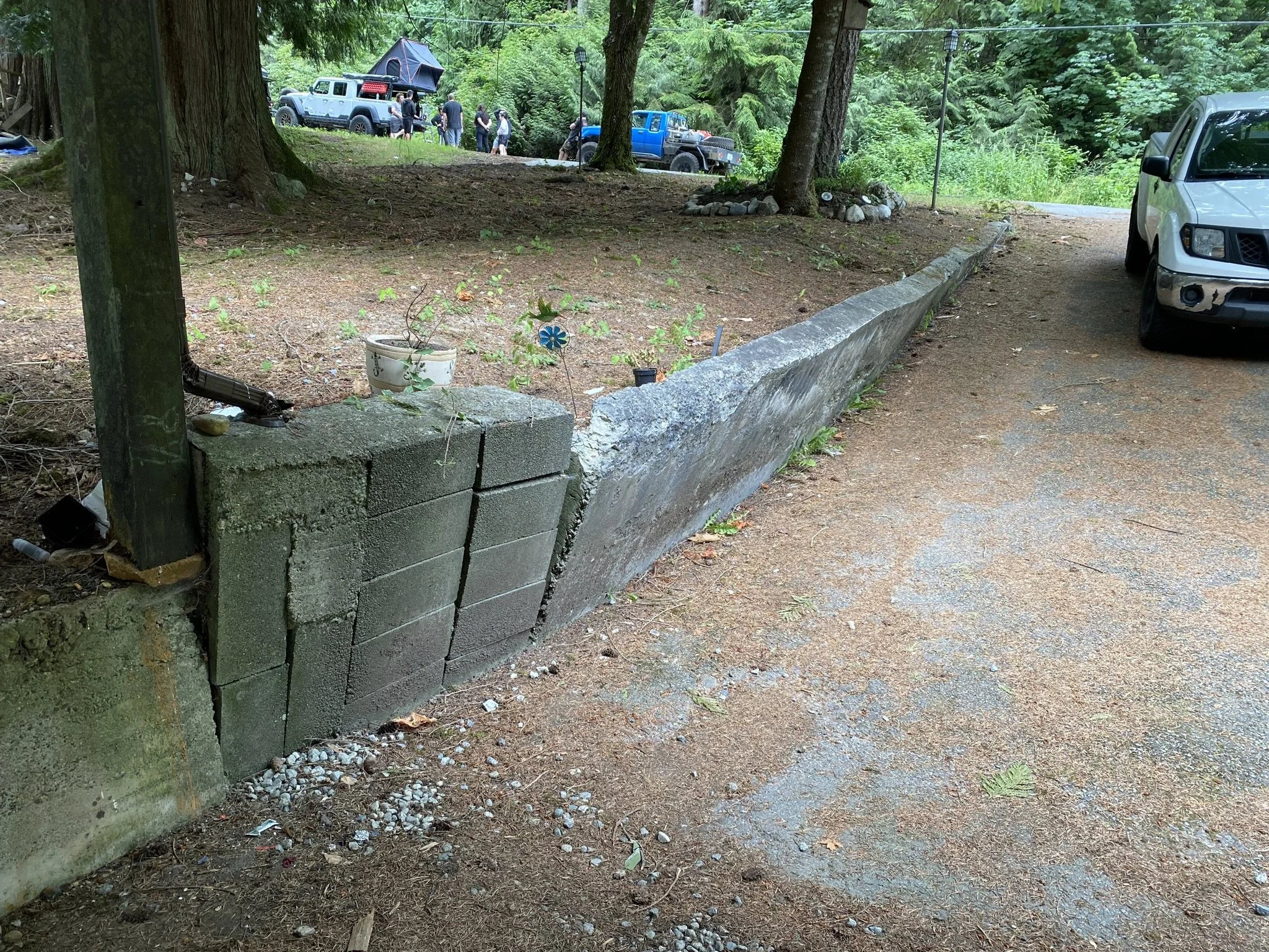 pitt-meadows-retaining-wall-repair - Before - 25.jpg