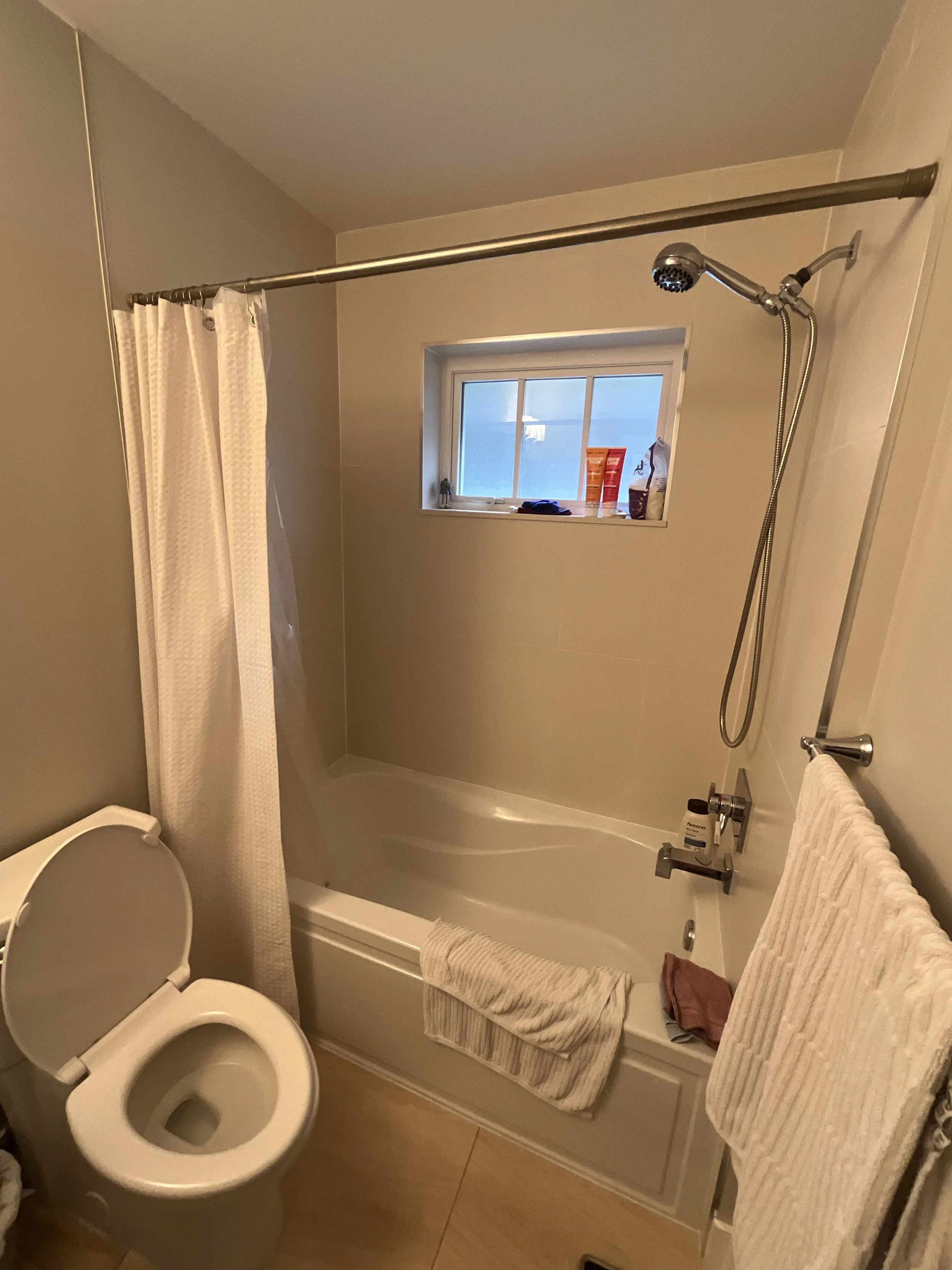 east-vancouver-kitchen-bathroom-renovation - Before - 02.jpg