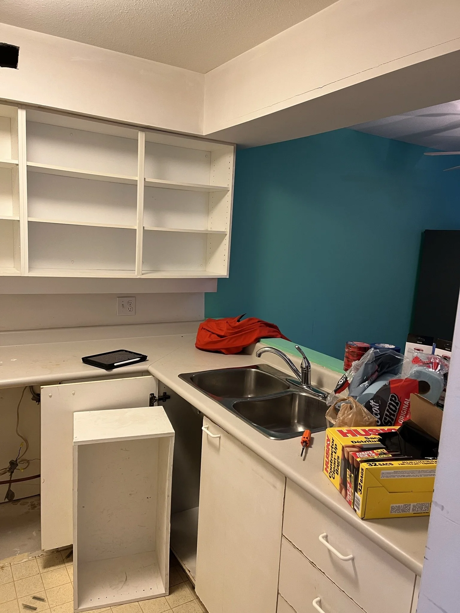 east-vancouver-condo-kitchen-renovation - Before - 03.jpg