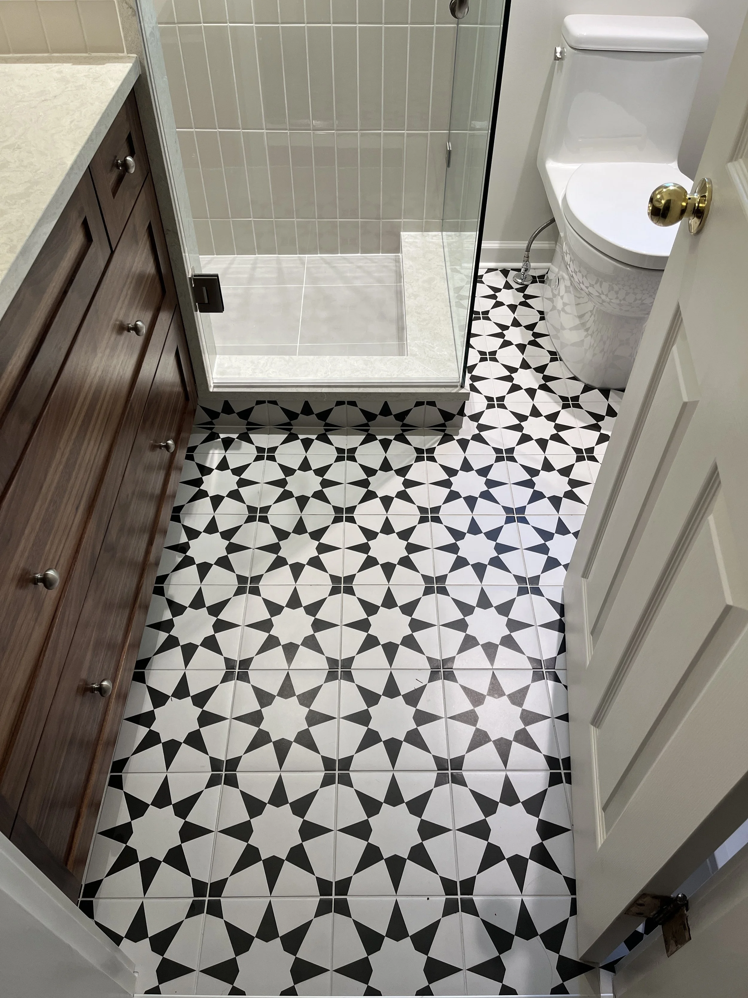 north-vancouver-galley-kitchen-bathroom-renovation - After - 08.jpg