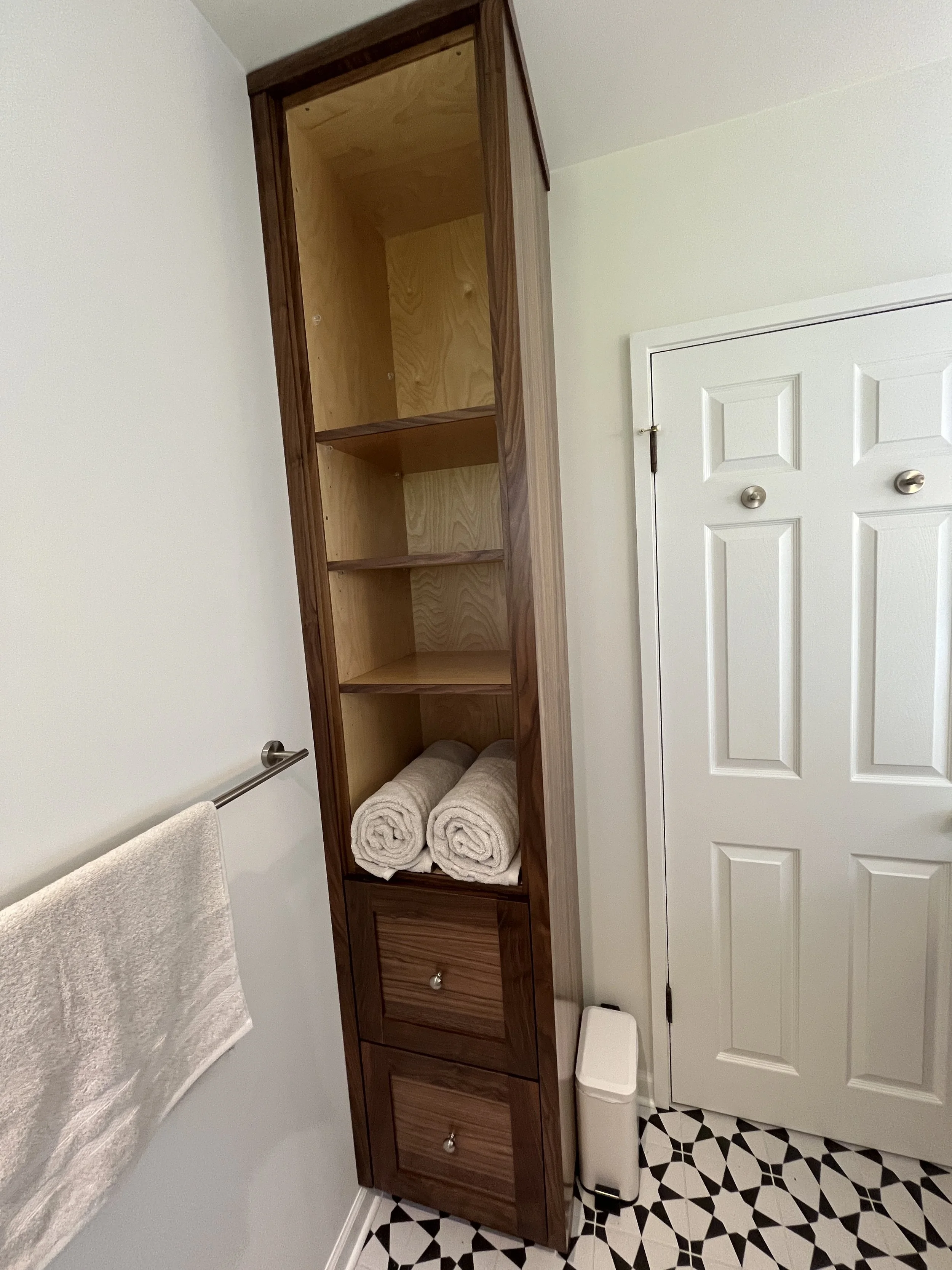 north-vancouver-galley-kitchen-bathroom-renovation - After - 11.jpg