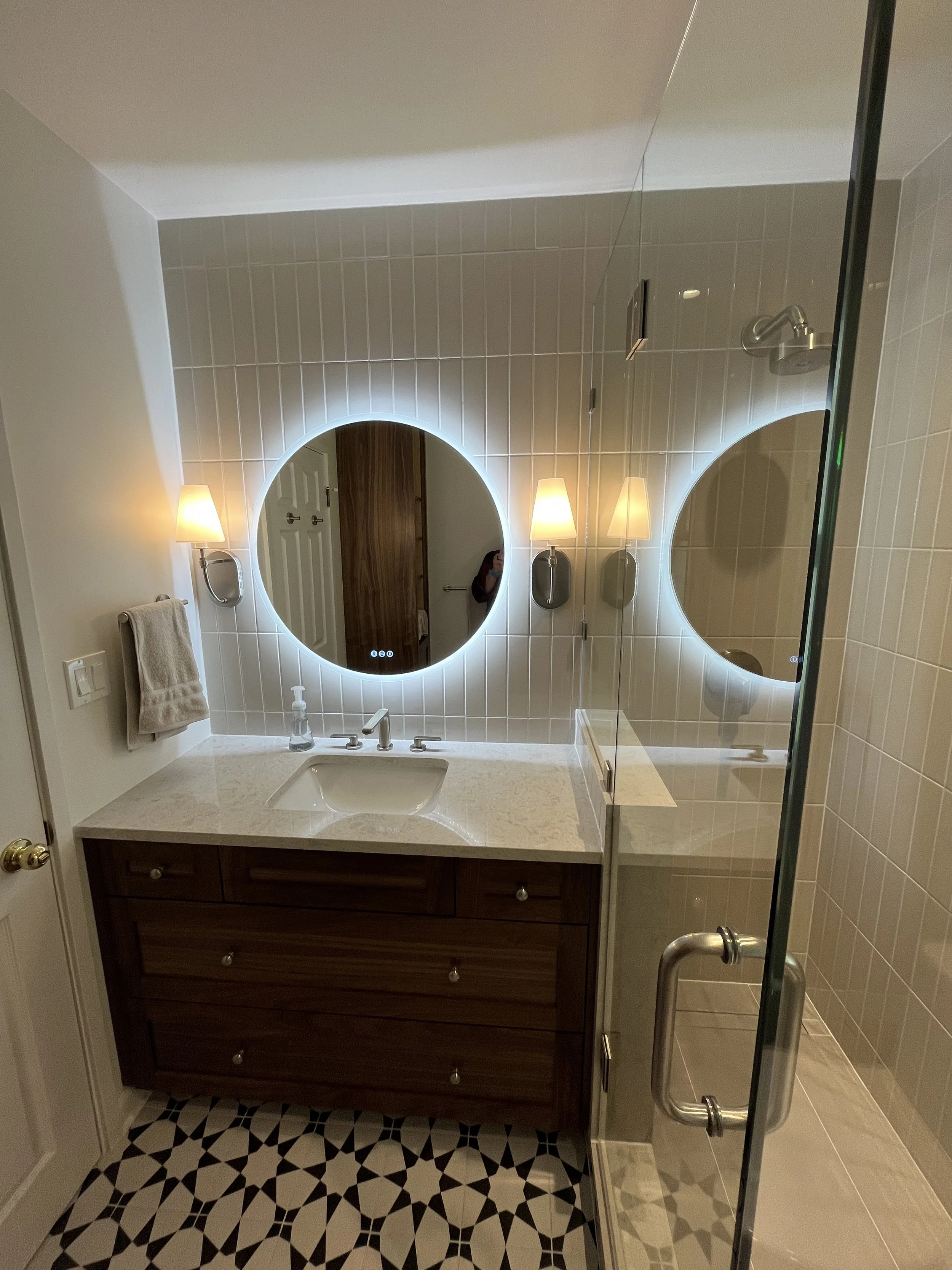 north-vancouver-galley-kitchen-bathroom-renovation - After - 10.jpg