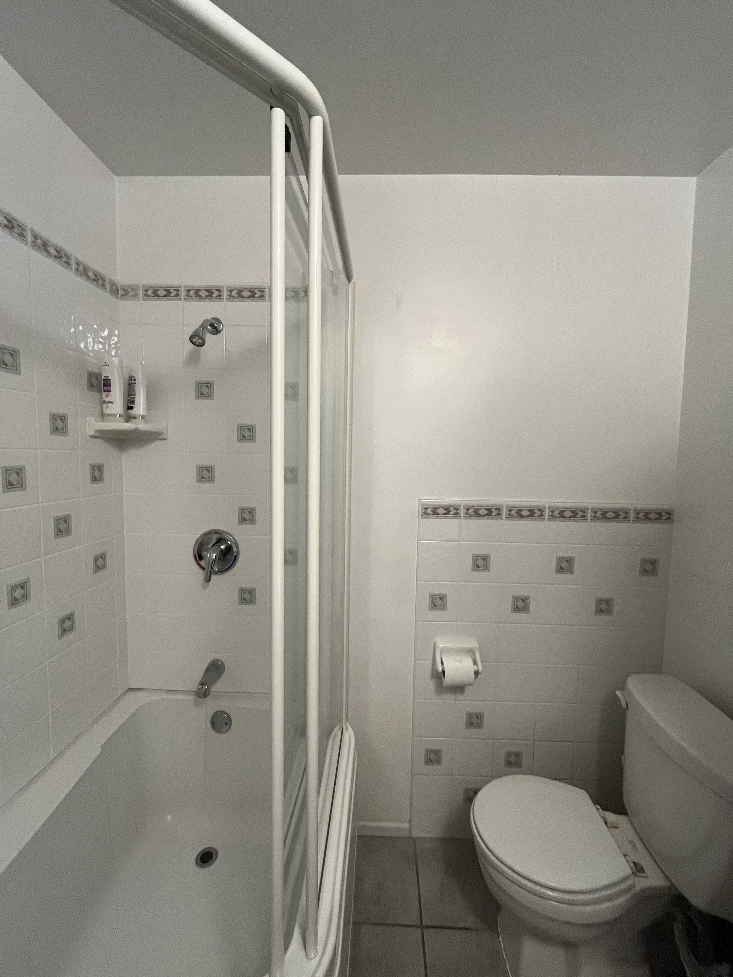north-vancouver-galley-kitchen-bathroom-renovation - Before - 04.jpg