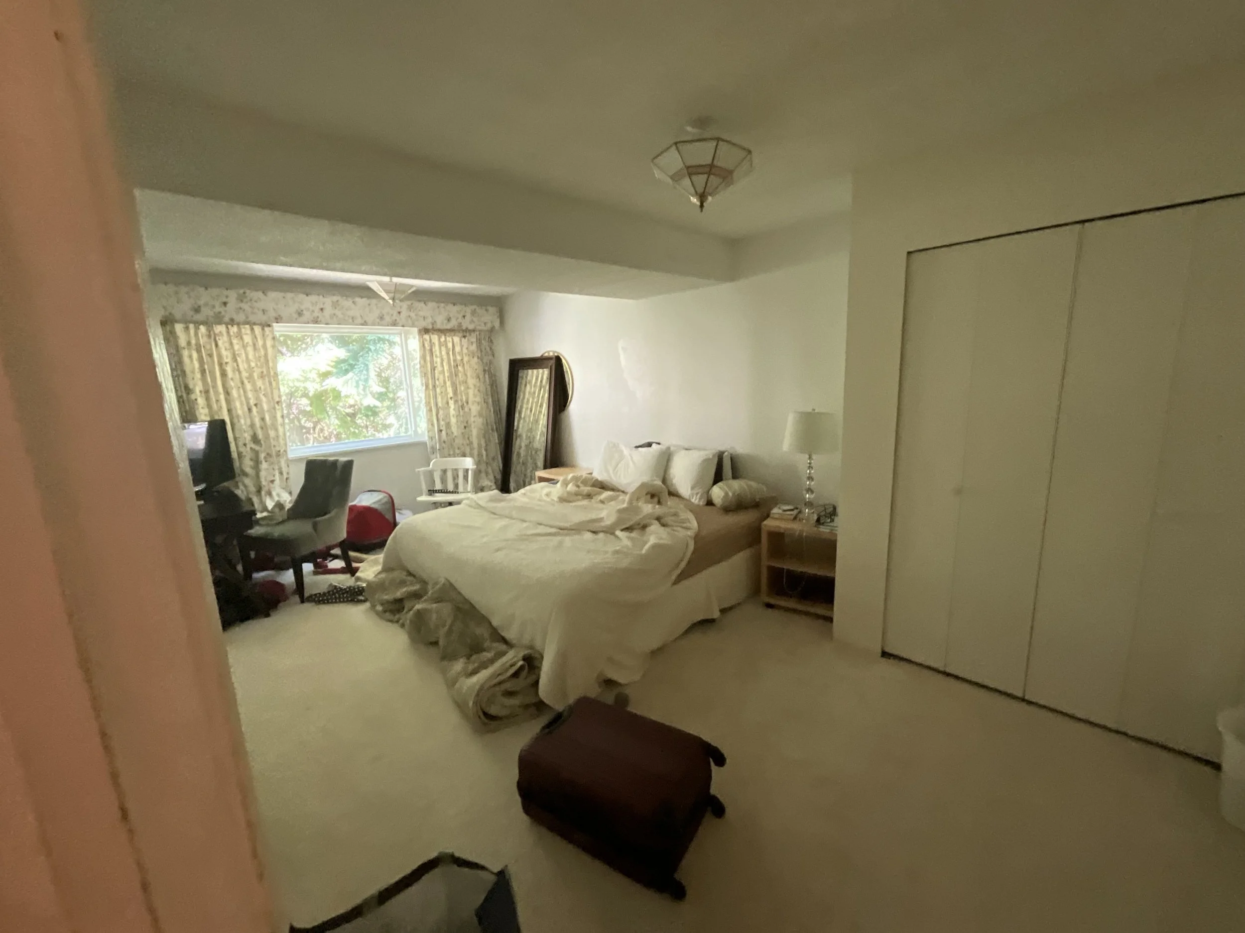 lynn-valley-split-level-interior-renovation - Before - 05.jpg