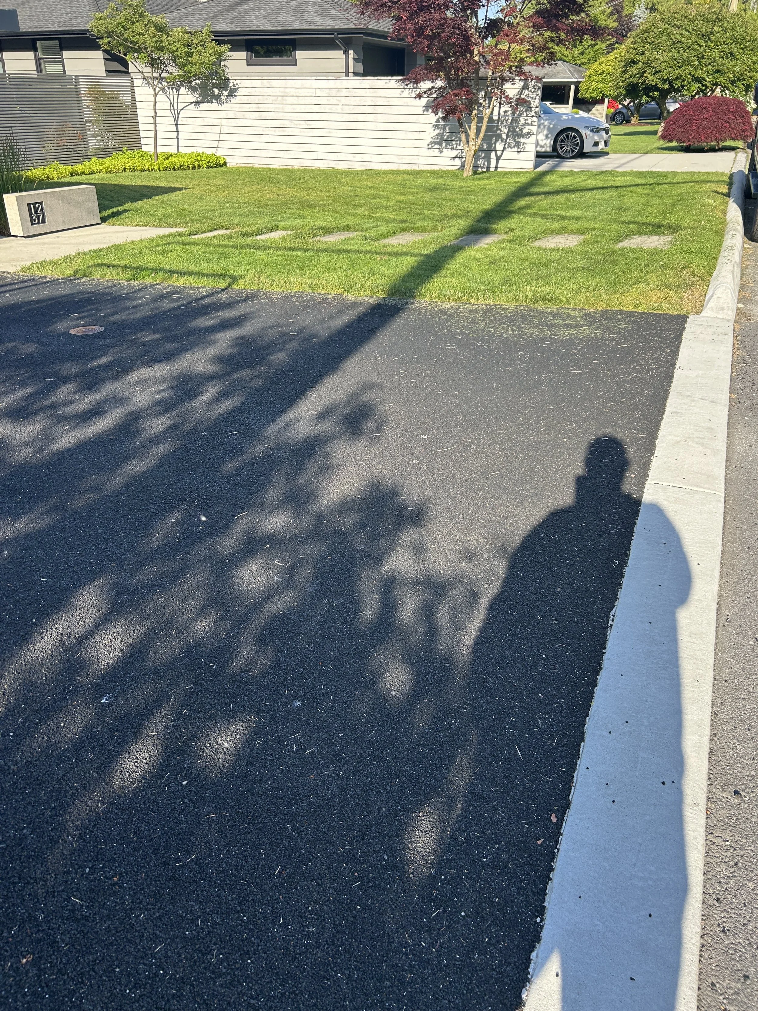 edgemont-concrete-driveway-replacement - Before - 01.jpg