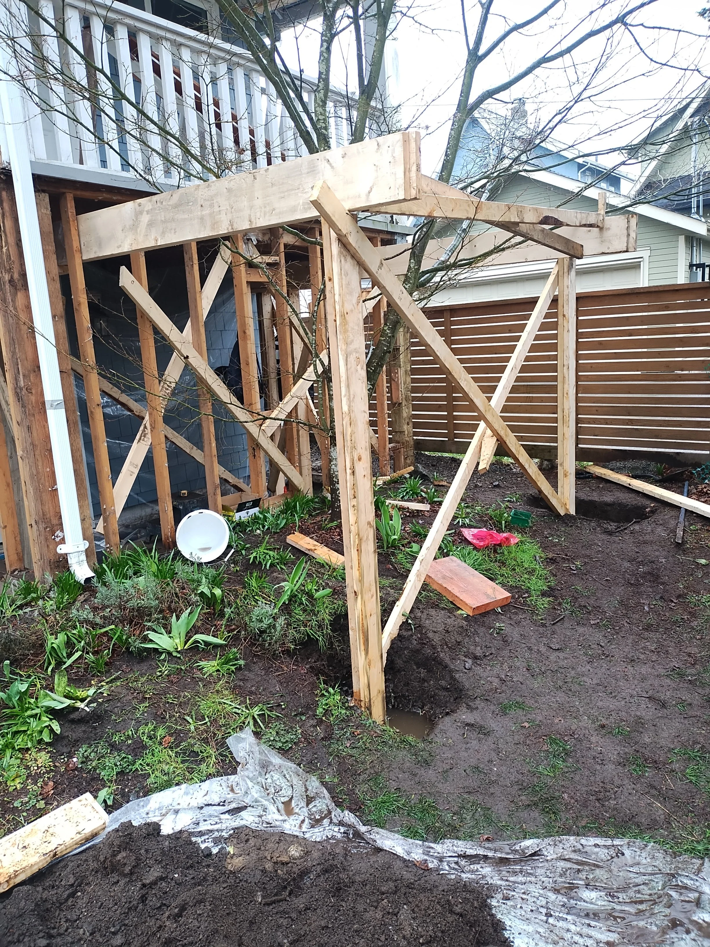 east-vancouver-suite-entry-structural-repair - Before - 01.jpg