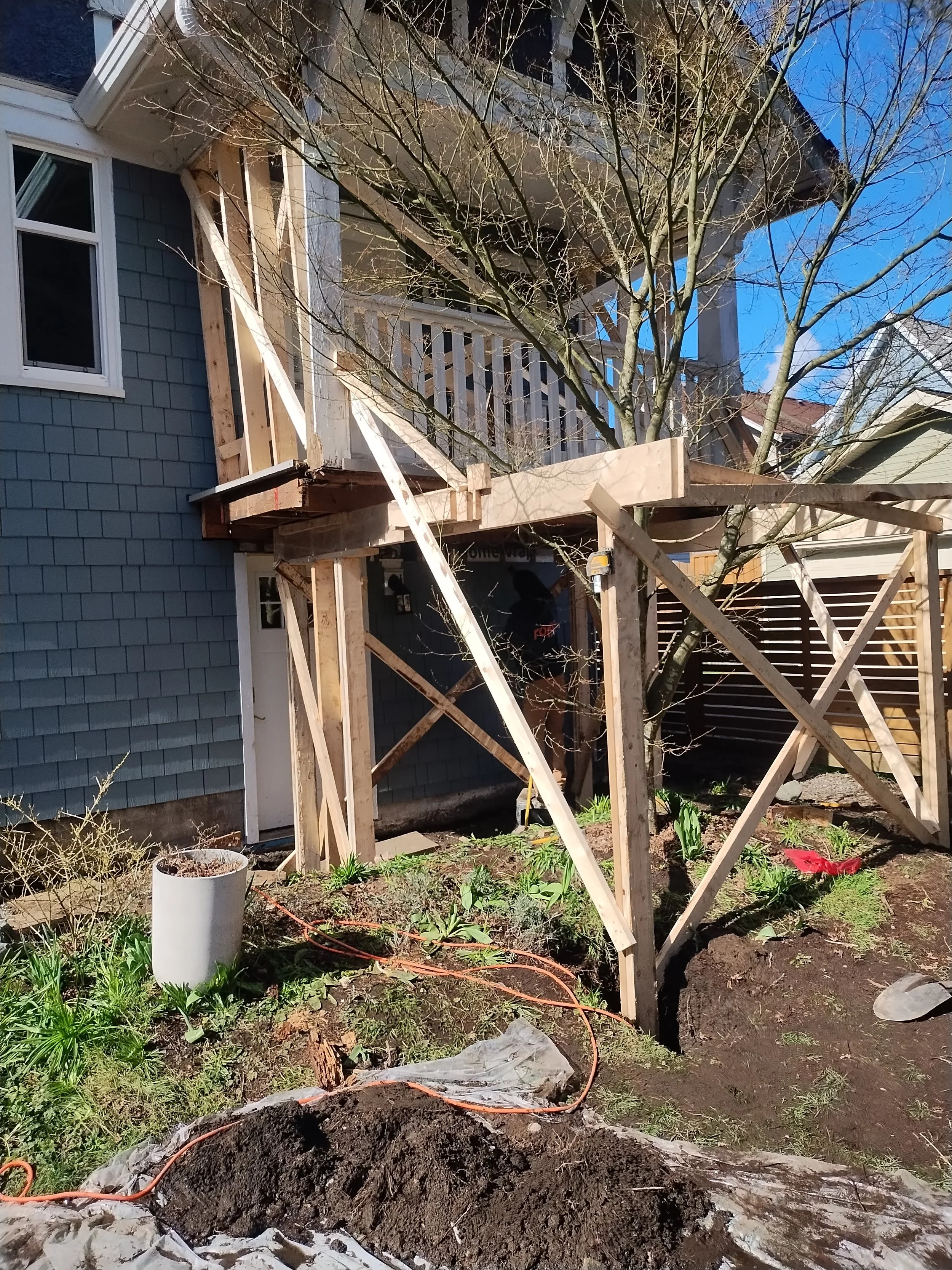 east-vancouver-suite-entry-structural-repair - Before - 02.jpg