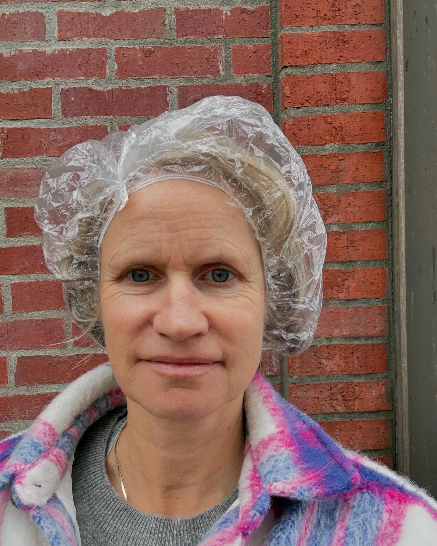 #thetowncenter #mall #cooperalleysalonmarin  Fresh from the salon, gotta protect the investment when conditions are atmospheric river outside #showercap why are people staring at me ?!!