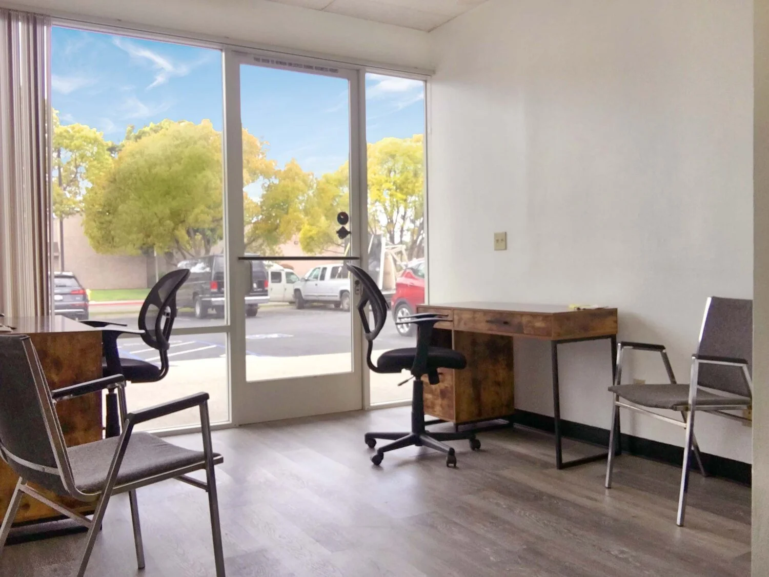Combinado con una Oficina Virtual en San Ysidro, podrás realizar reuniones, abrir nuevas oportunidades de negocio y administrar tu presencia comercial en Estados Unidos sin necesidad de establecer una oficina tradicional desde el primer día.