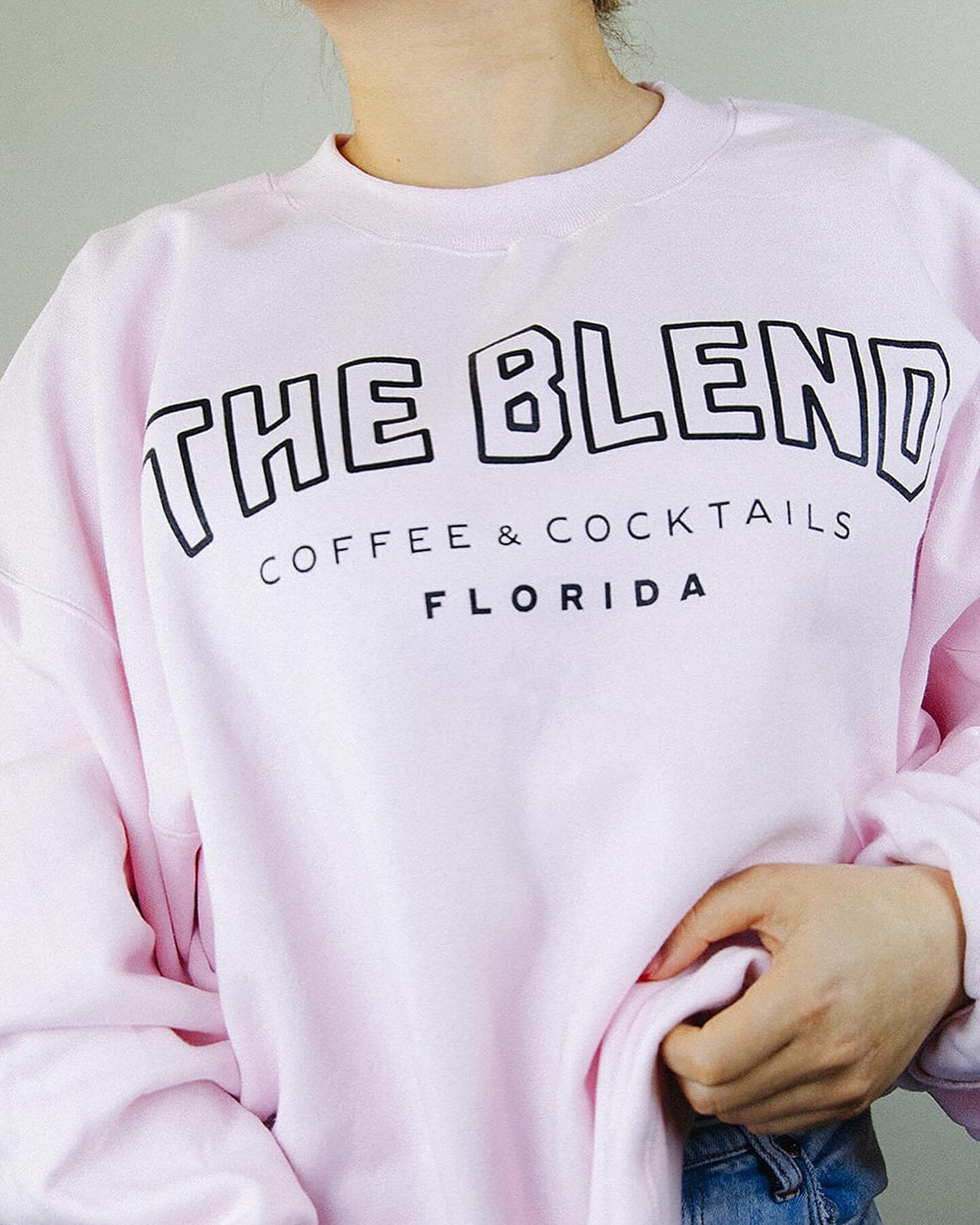 While we make your coffee check out our merch🤩 We have something for everyone&hellip; even our furry friends🐾❤️
. 
. 
. 
#coffee #coffeelover #stpetersburg #stpetersburgflorida #stpetecoffeeshop #stpetecoffee #shoplocal #dtsp #theburg #theblend #vs