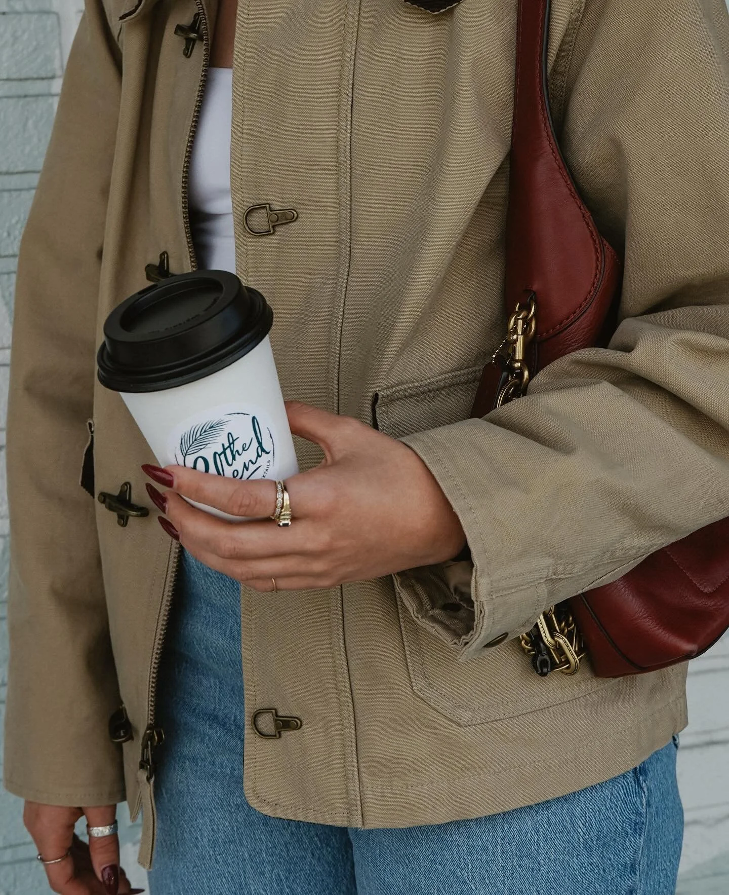 Coffee in hand, cozy vibes all season long 🤎☕ What&rsquo;s your go-to fall drink?

#cozyseason #siptheseason #coffeeflight #coffeelover #stpetecoffee #tampacoffe #floridacoffeeshop #supportlocal #pumpkinspice #fall #shoplocal #dtsp #theblend