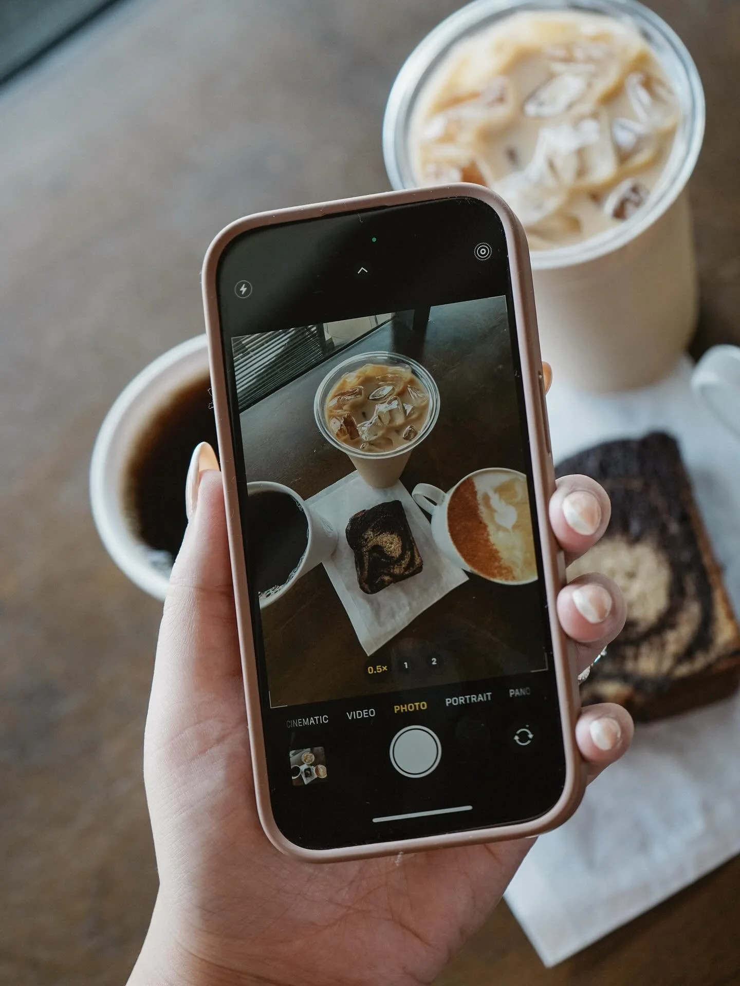If you didn&rsquo;t take a pic of your coffee&hellip; did it even happen? 😉📸

#cozyseason #siptheseason #coffeeflight #coffeelover #stpetecoffee #tampacoffe #floridacoffeeshop #supportlocal #pumpkinspice #fall #shoplocal #dtsp #theblend